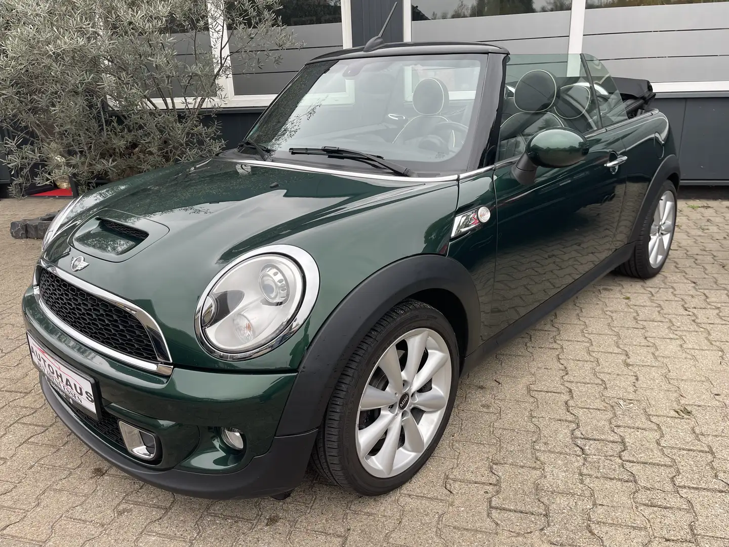 MINI Cooper S Cabrio 1.6 1.Hand Voll S-Heft Chili Wired Steptronic Top Grün - 2