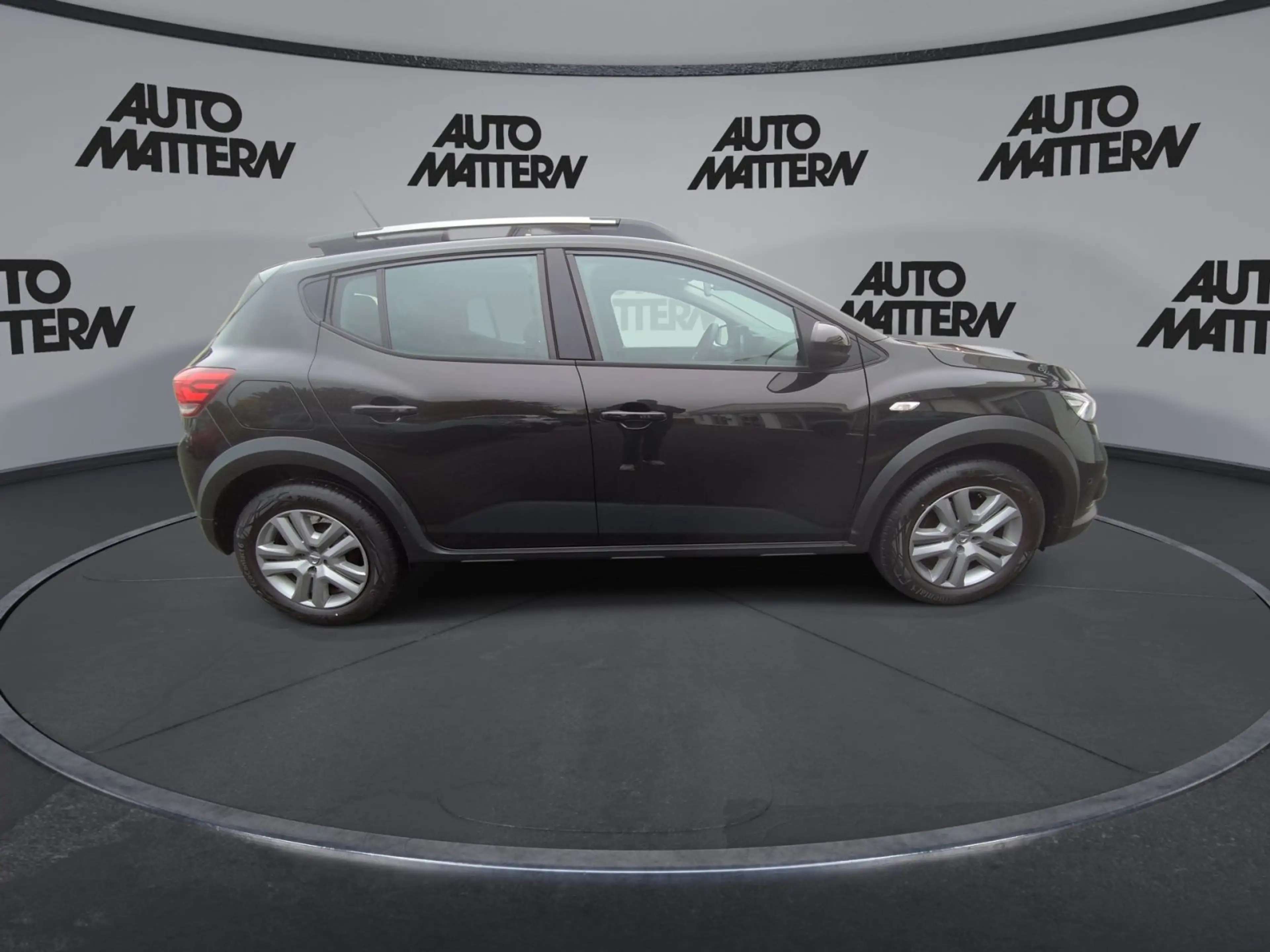 Dacia Sandero Stepway Comfort TCe 90 (MY2021) — photo 9
