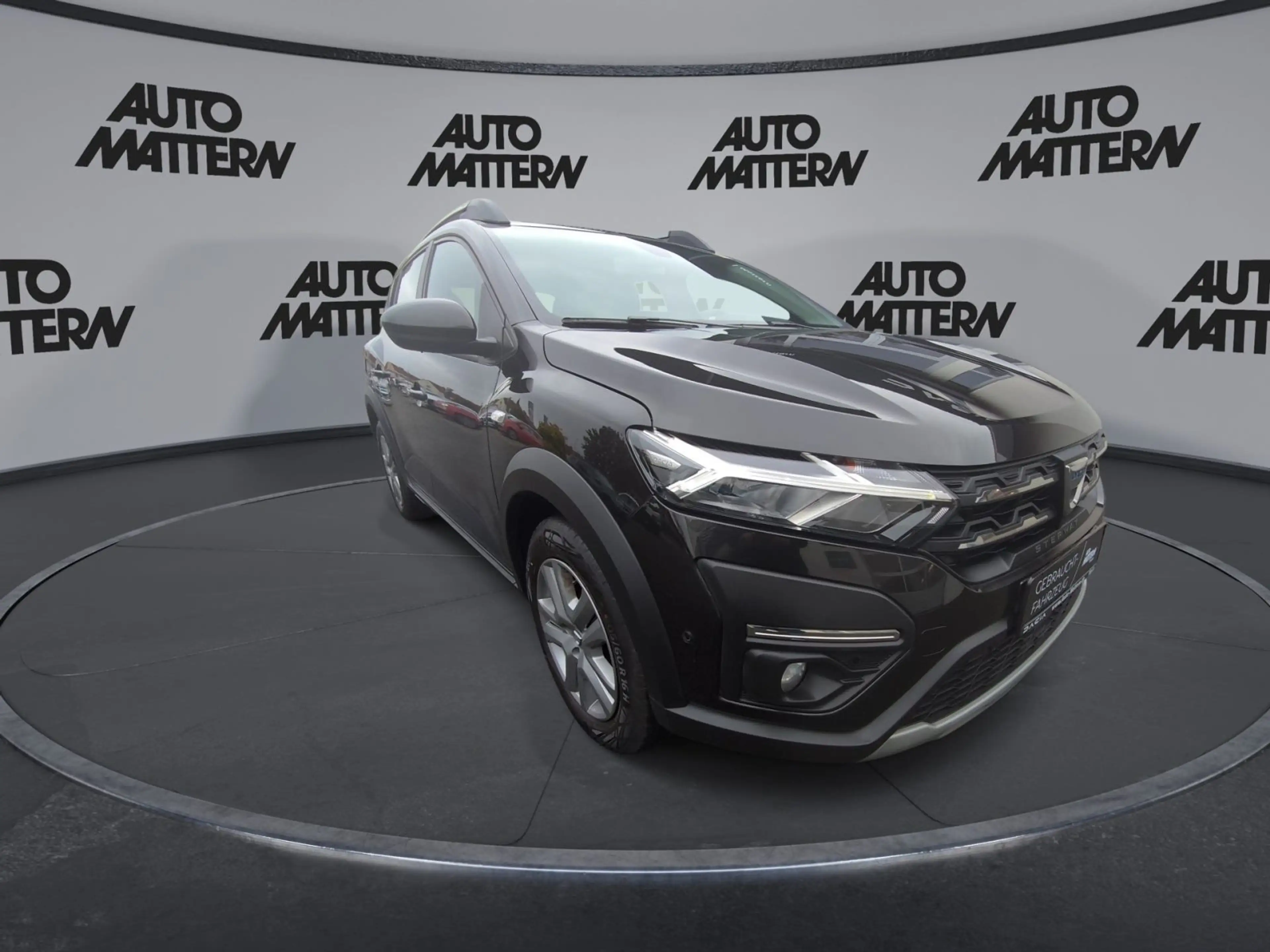 Dacia Sandero Stepway Comfort TCe 90 (MY2021) — photo 2