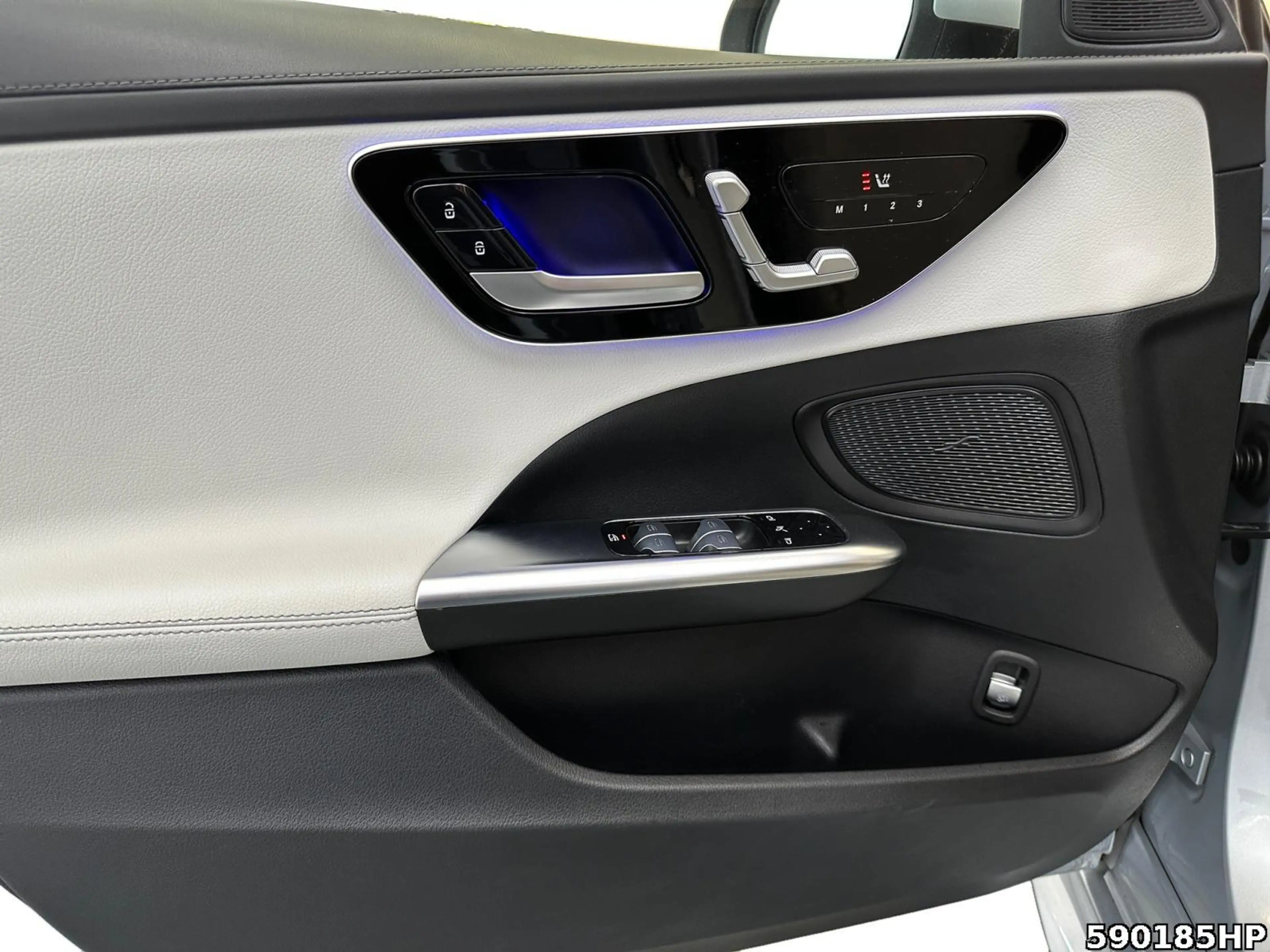 Mercedes-Benz C 220 d T AMG DIGITAL-LIGHT Distronic Ambiente — photo 14