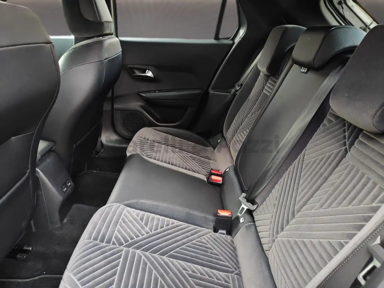 Lancia Ypsilon 2024 — фото 13