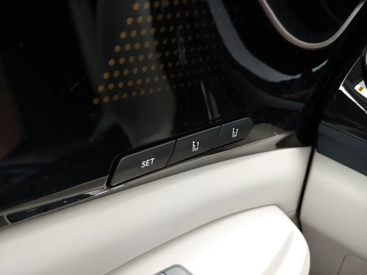 Kia Carnival photo Kia Carnival