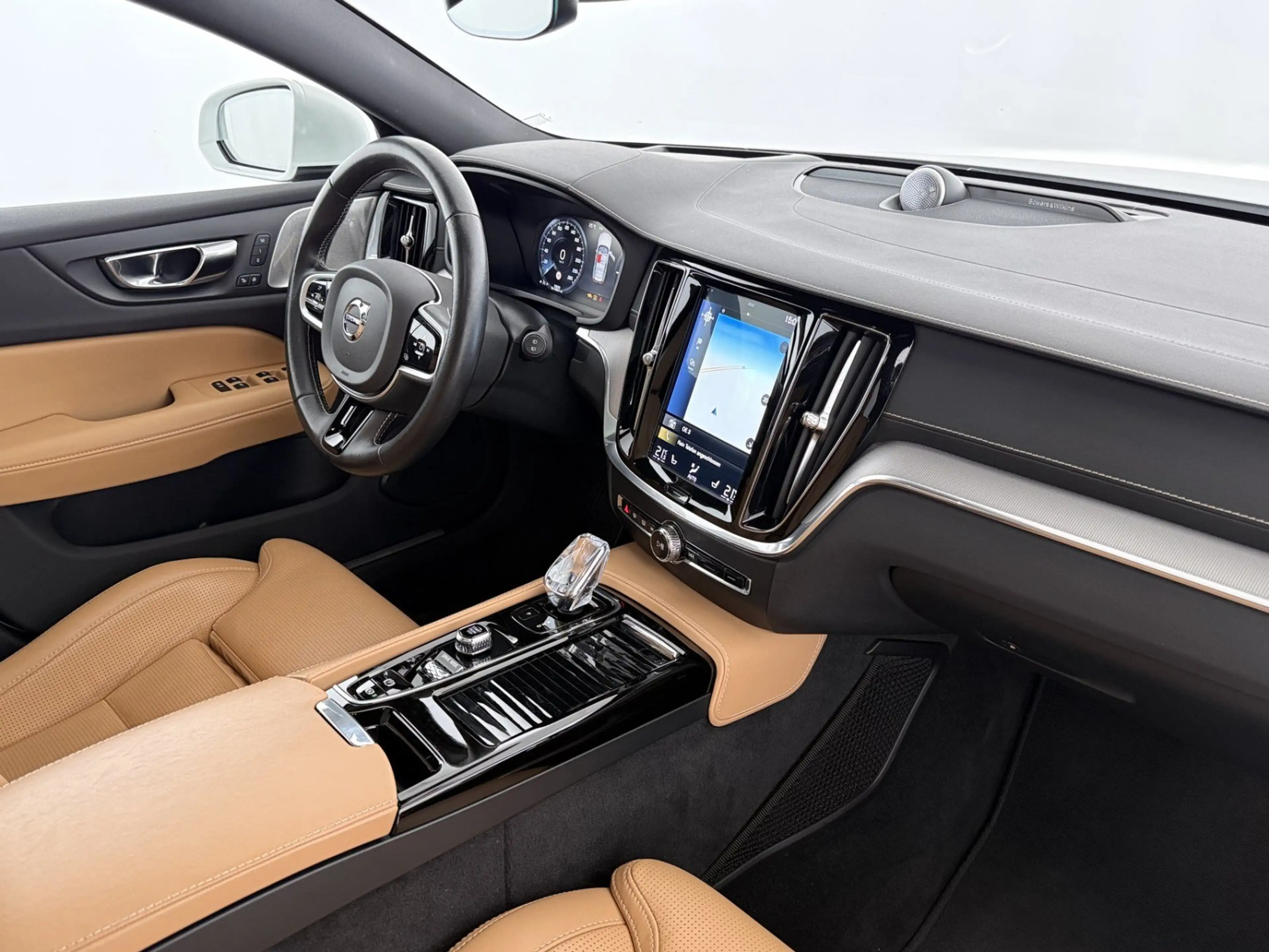 Volvo V60 Kombi T8 PHEV Inscription Aut LED HEAD-UP SKY — photo 13