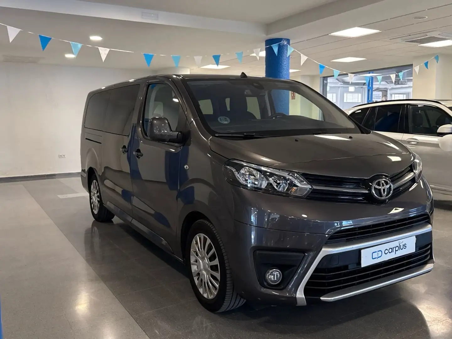 Toyota Proace 2.0D 180CV VX PLUS SHUTTLE L2 AUT Marrón - 2