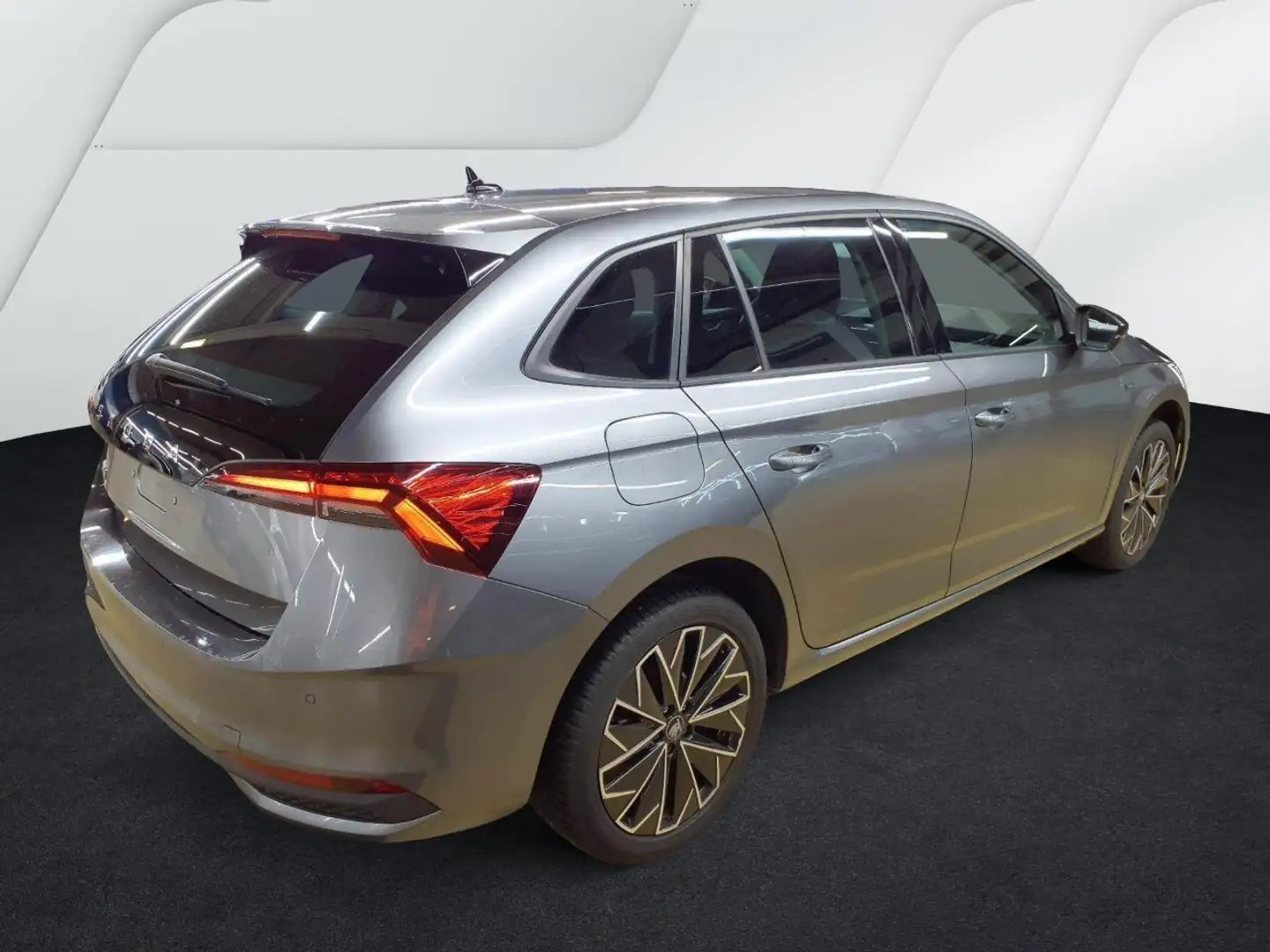 Skoda Scala 1.0 TSI Selection FrontAssist Grau - 2