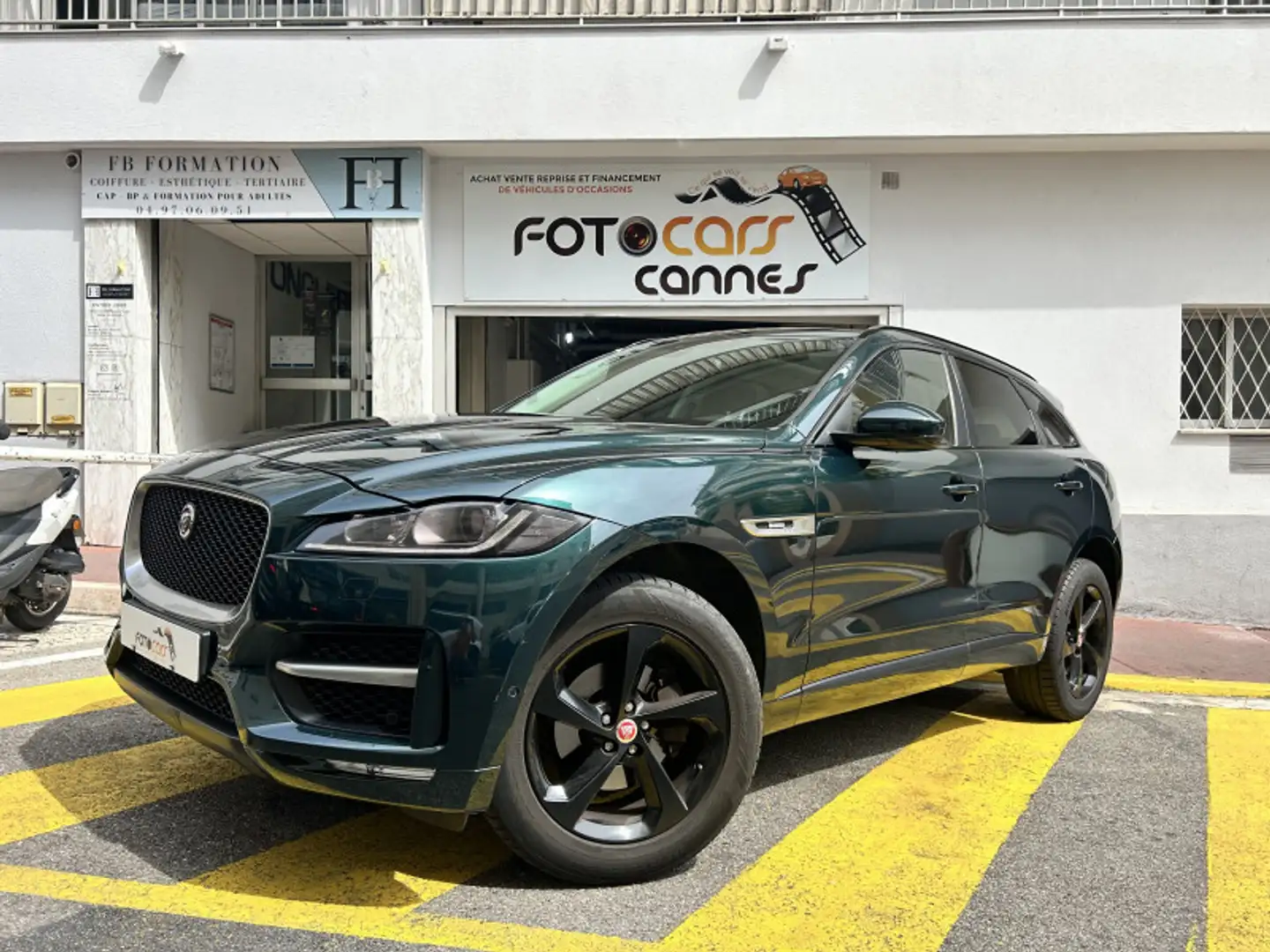 Jaguar F-Pace 2.0D 180CH R-SPORT 4X4 BVA8 - 1