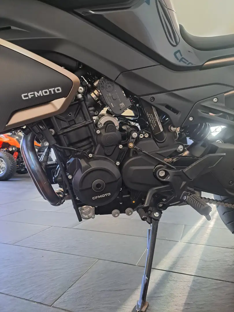 CF Moto 800NK Sport Czarny - 2