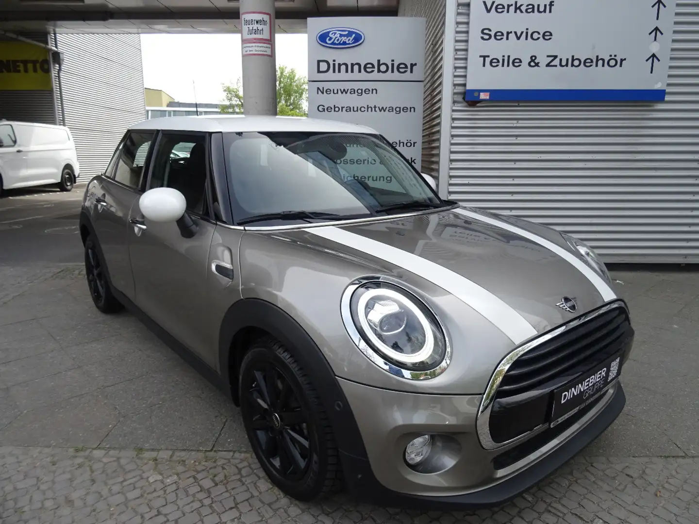 MINI Cooper Chili+Navi+WR+ParkAss+PP v u.h  Navi SH Zilver - 2
