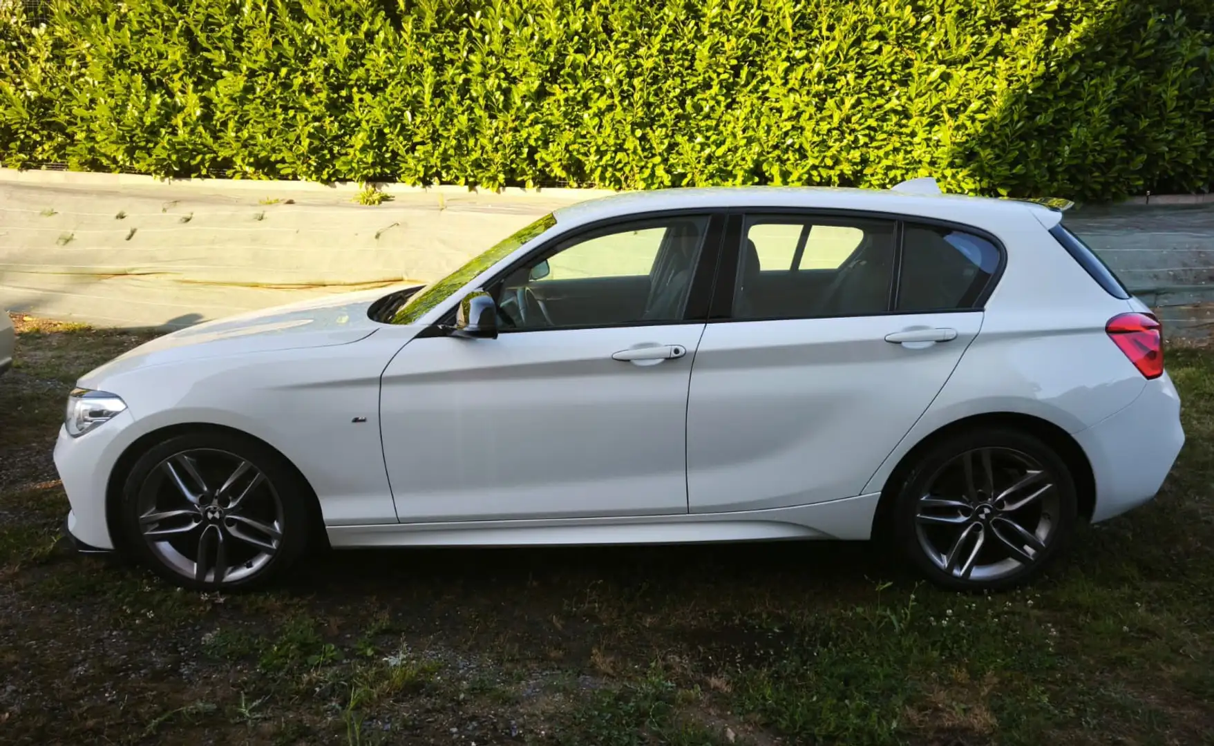 BMW 118 118i 136 ch BVA8 M Sport Ultimate Blanc - 2