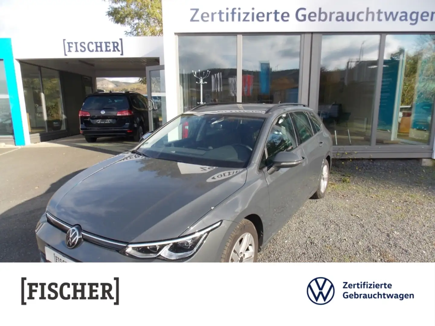 Volkswagen Golf Variant VIII 1.5 eTSI DSG Life LED-Plus Navi ACC DAB+ Grijs - 1