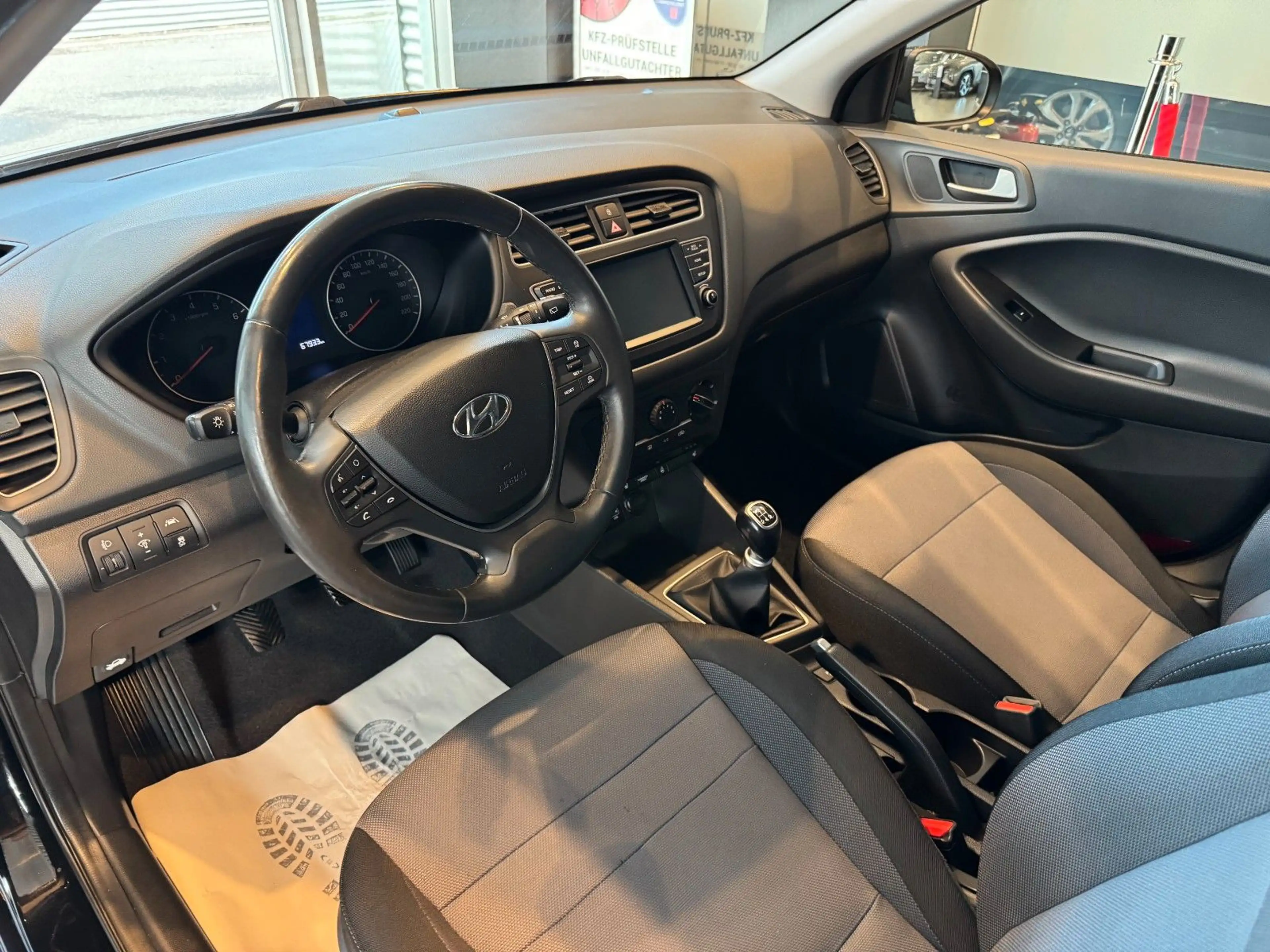 Hyundai i20 YES! — photo 9