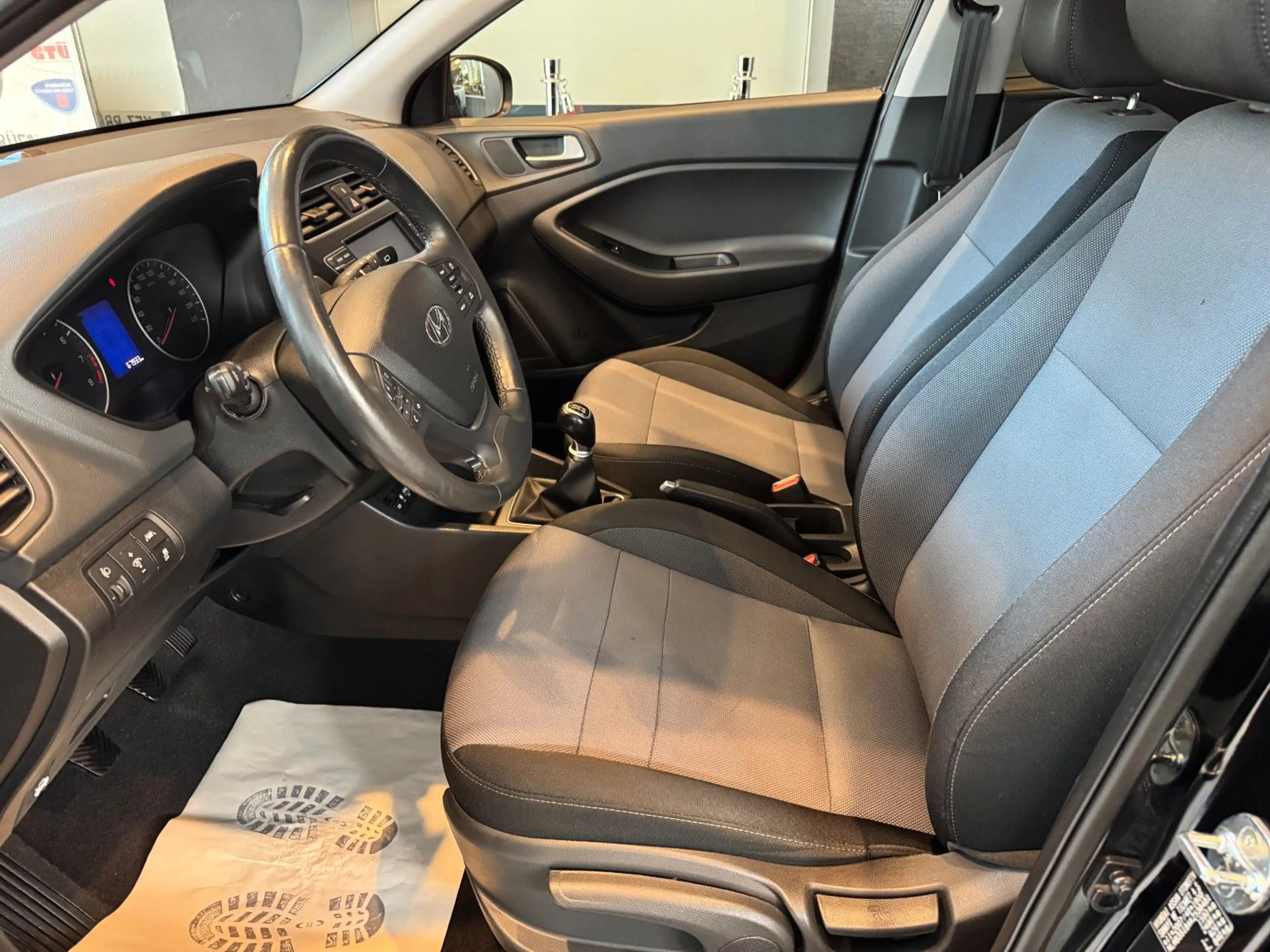 Hyundai i20 YES! — photo 10