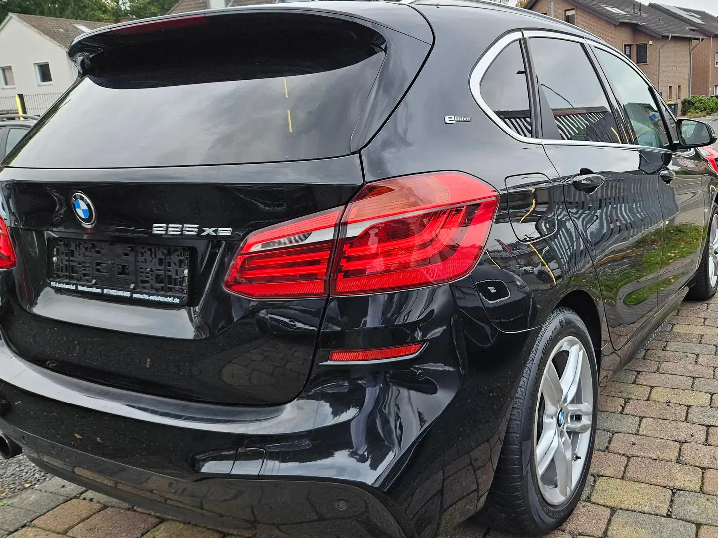 BMW 225 225xe iPerformance Active Tourer M Sport Schwarz - 2