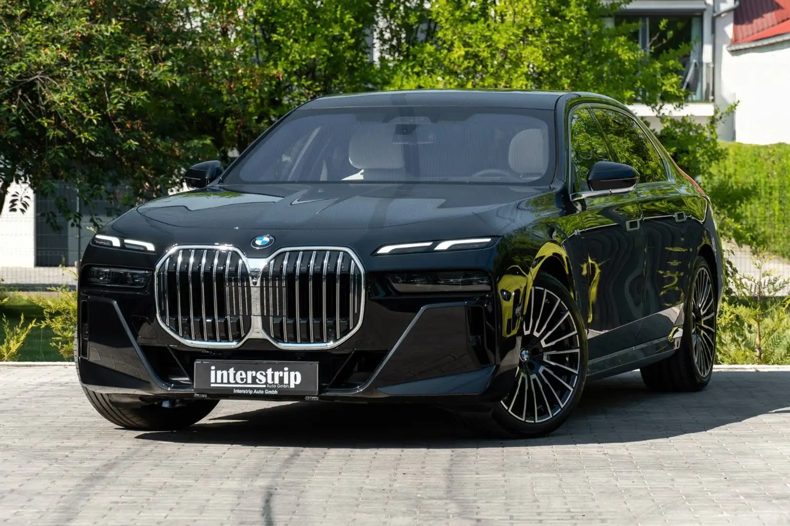 BMW 740 d M SPORT.DR.ASS.PRO.MASSAGE.SKY.AUT.TÜR.AHK Noir - 1