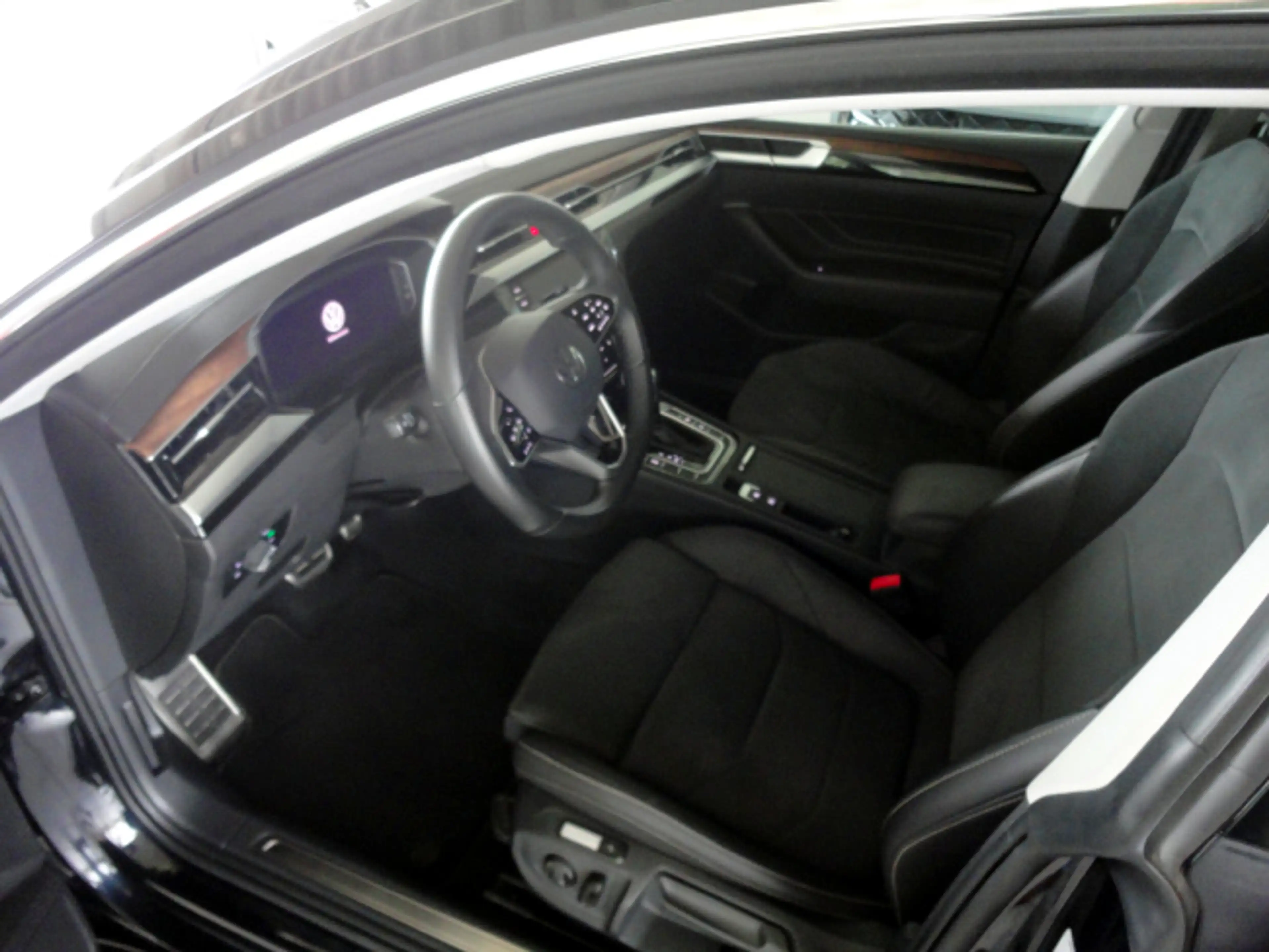 Volkswagen Arteon Elegance TDI 4Motion DSG — photo 4