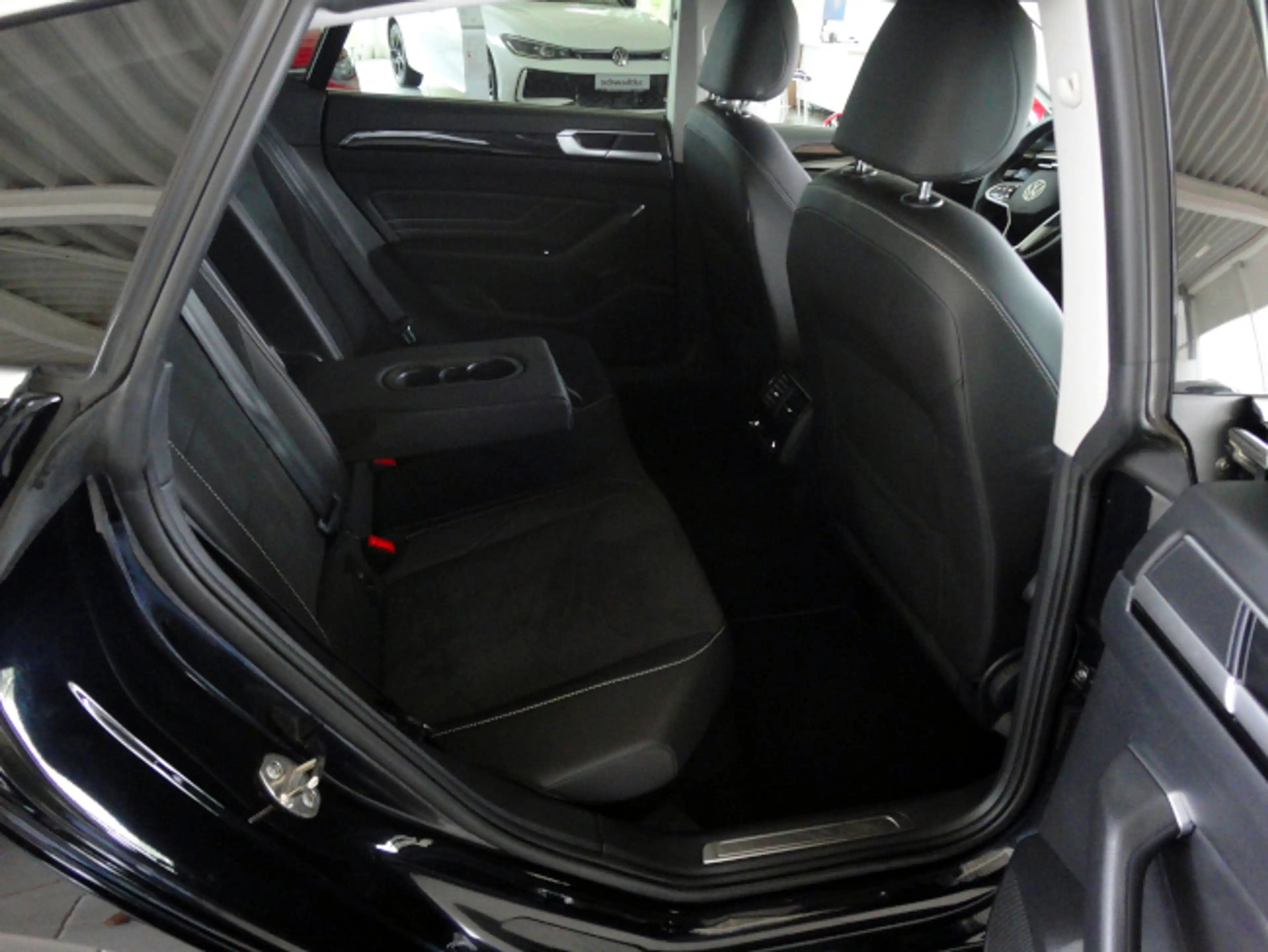Volkswagen Arteon Elegance TDI 4Motion DSG — photo 7