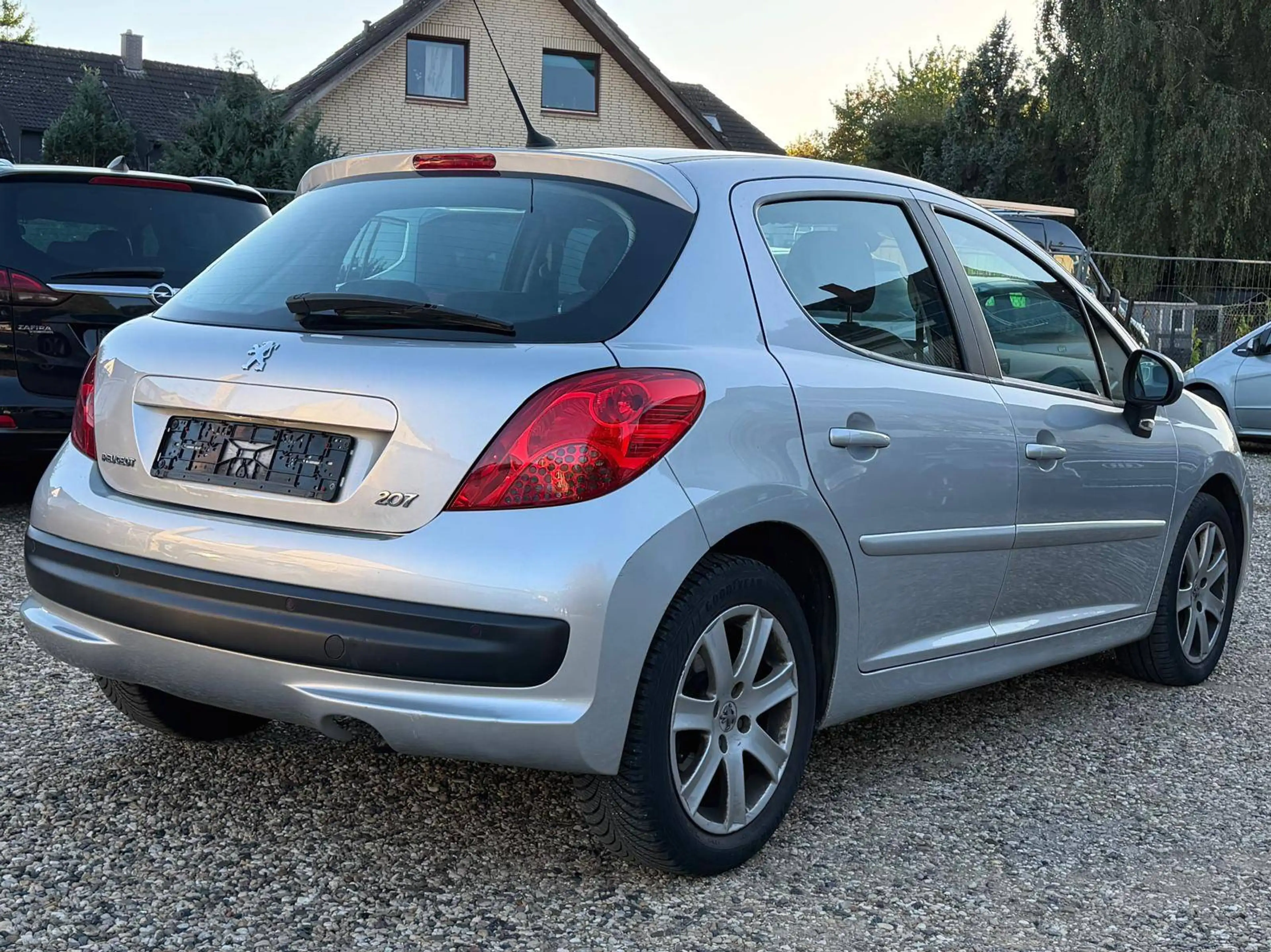 Peugeot 207 1.6 Sport Automatik 1Hand Sitzheizung Einparkhilfe Klima — photo 6