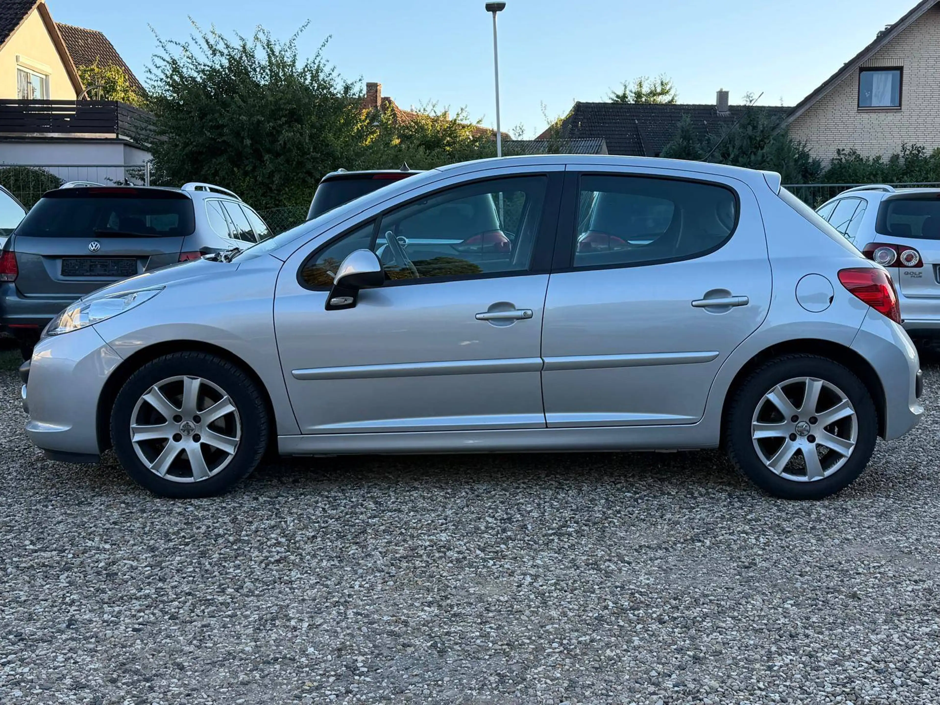 Peugeot 207 1.6 Sport Automatik 1Hand Sitzheizung Einparkhilfe Klima — photo 2