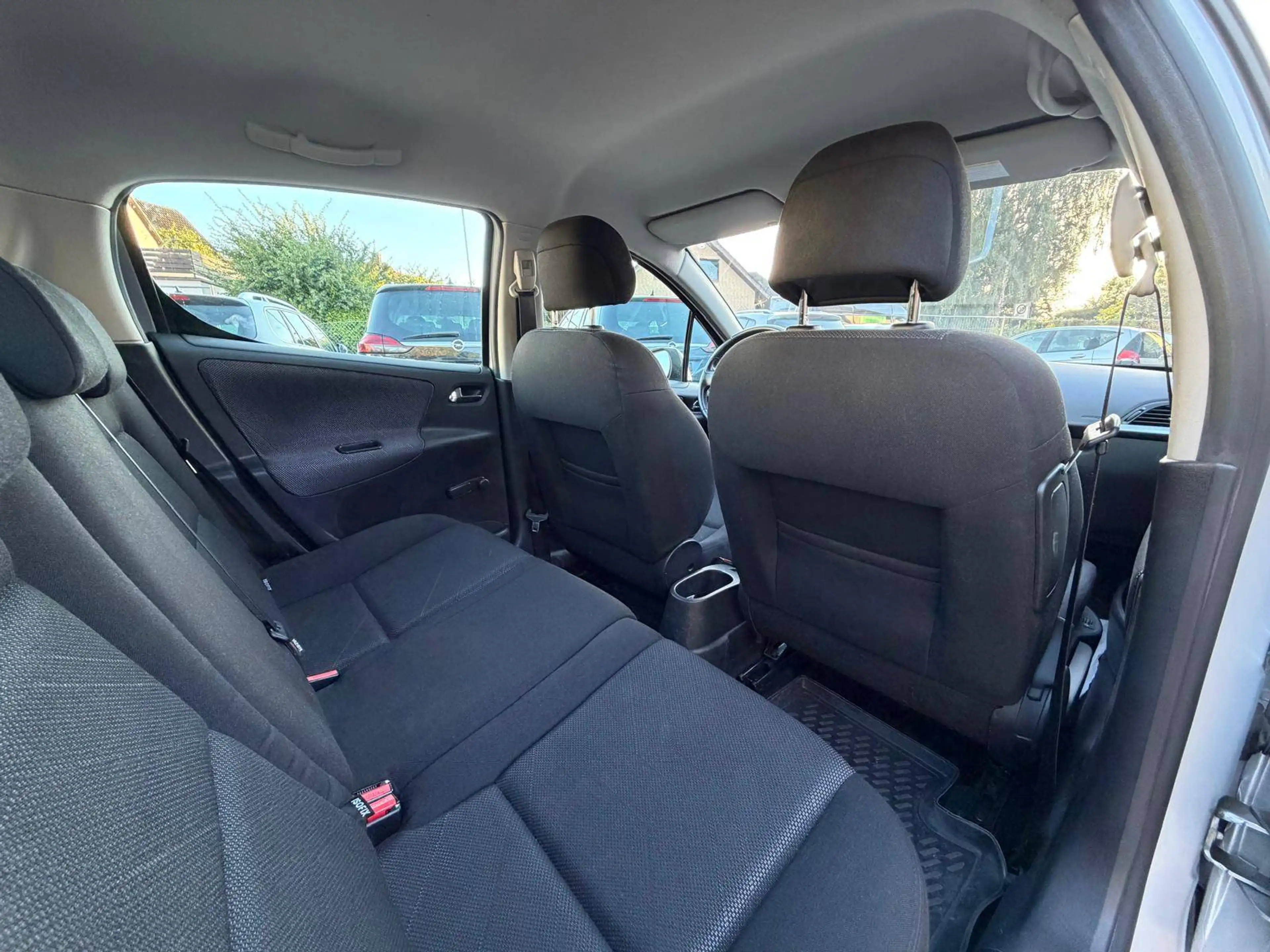 Peugeot 207 1.6 Sport Automatik 1Hand Sitzheizung Einparkhilfe Klima — photo 14