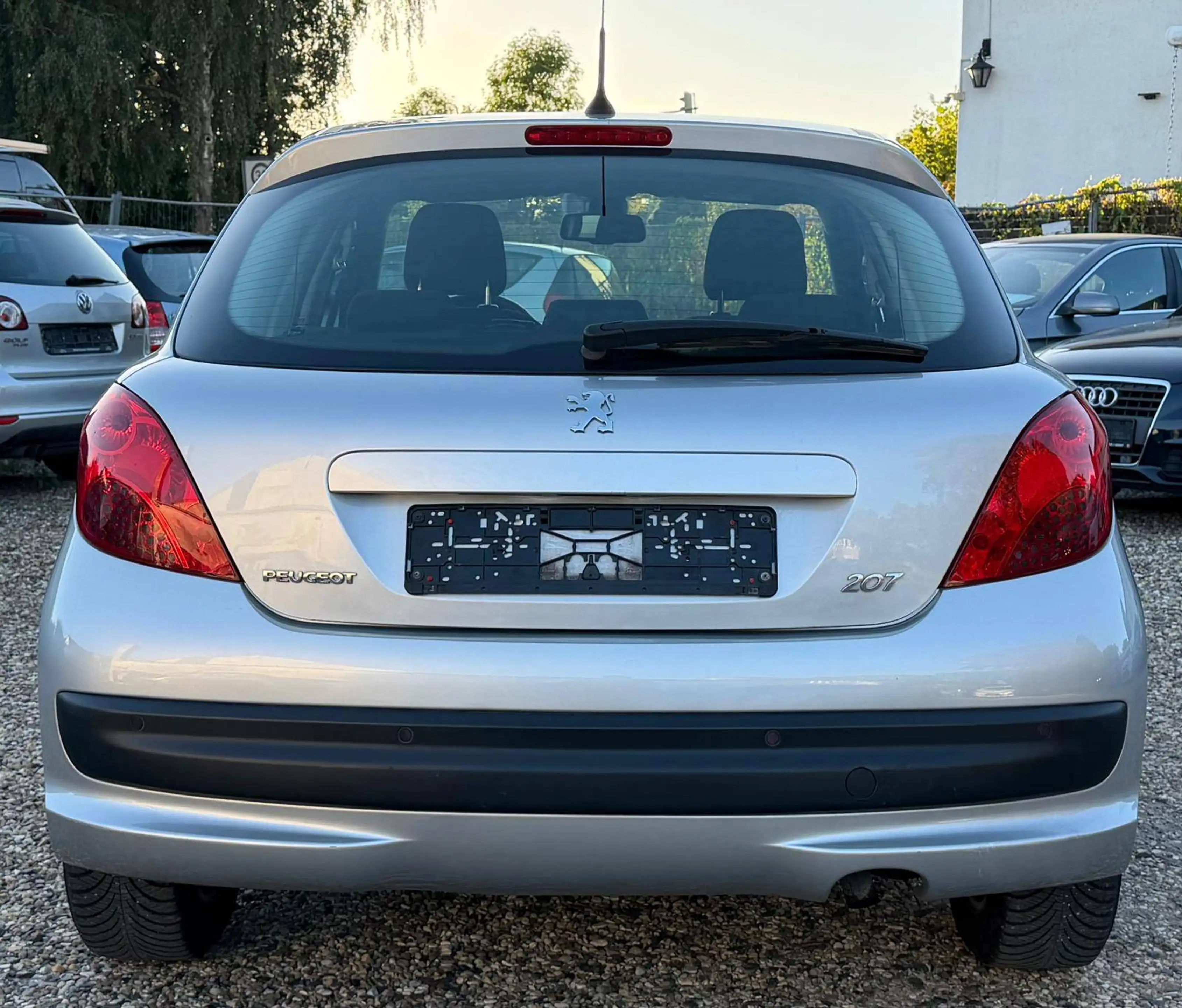 Peugeot 207 1.6 Sport Automatik 1Hand Sitzheizung Einparkhilfe Klima — photo 4