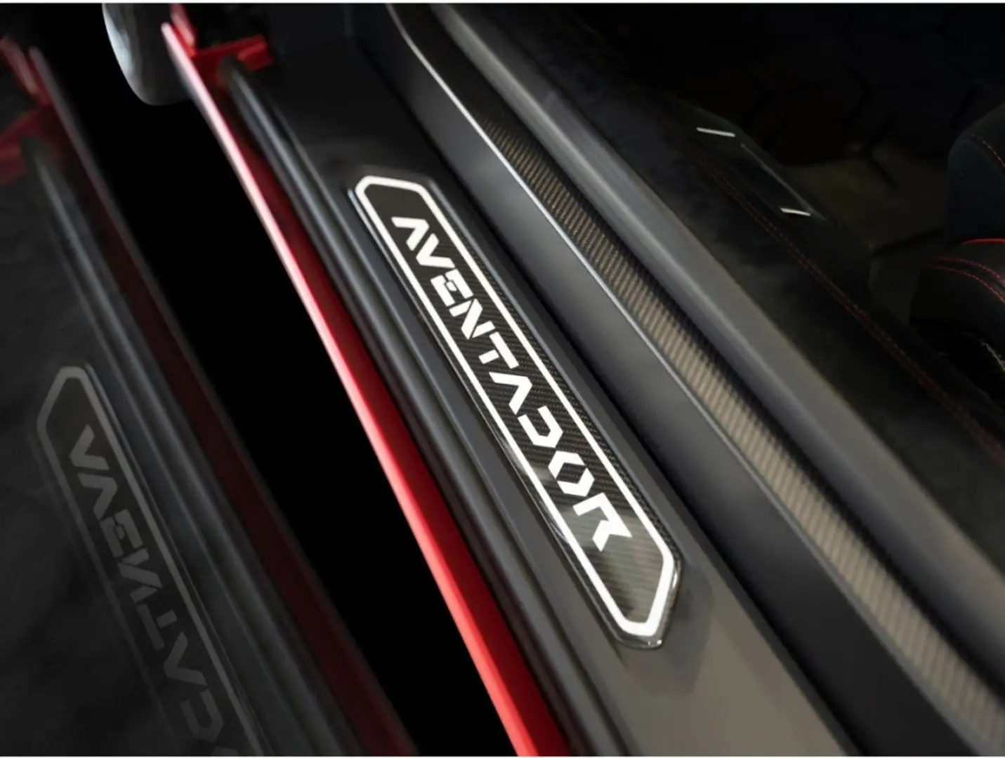 Lamborghini Aventador SuperVeloce LP 750-4 Roadster Red - 2