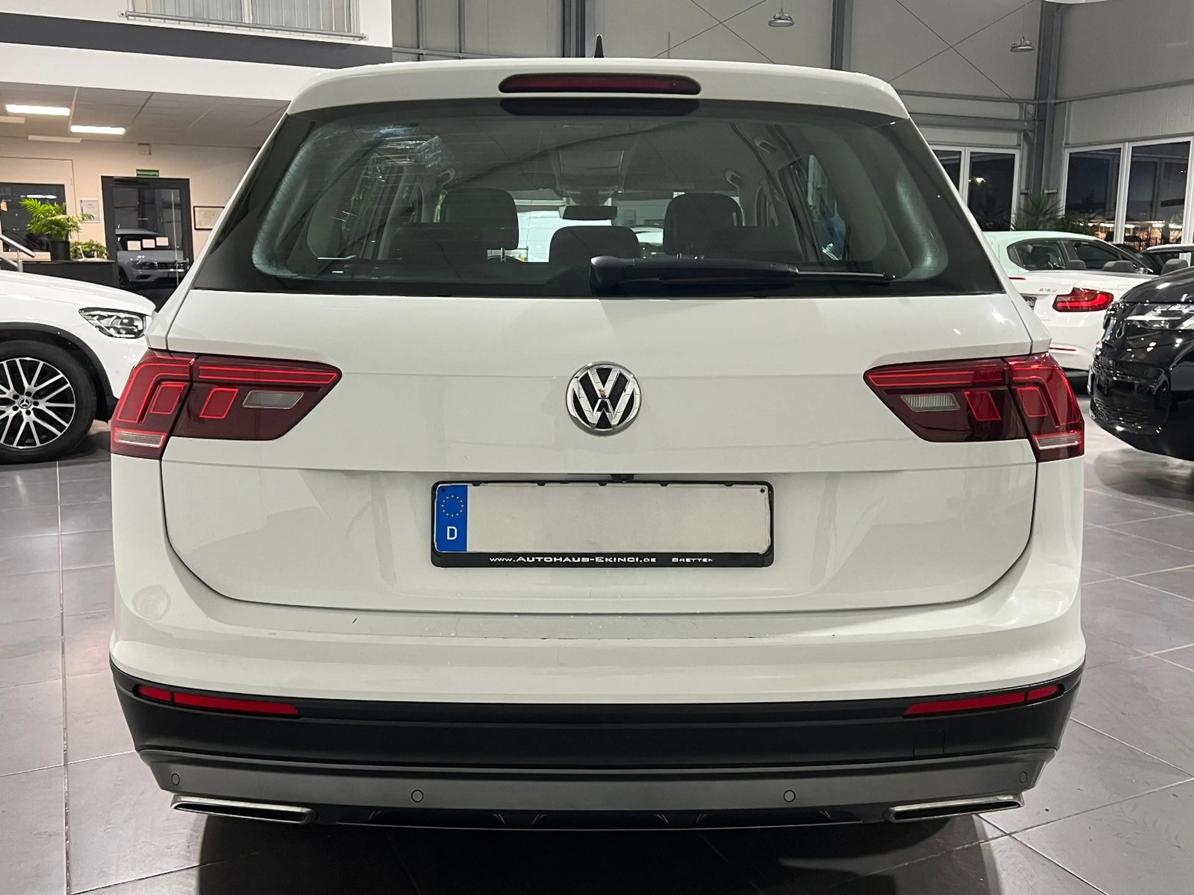 Volkswagen Tiguan Allspace 2.0 TDi Automatik *Navi*Kamera* — photo 4