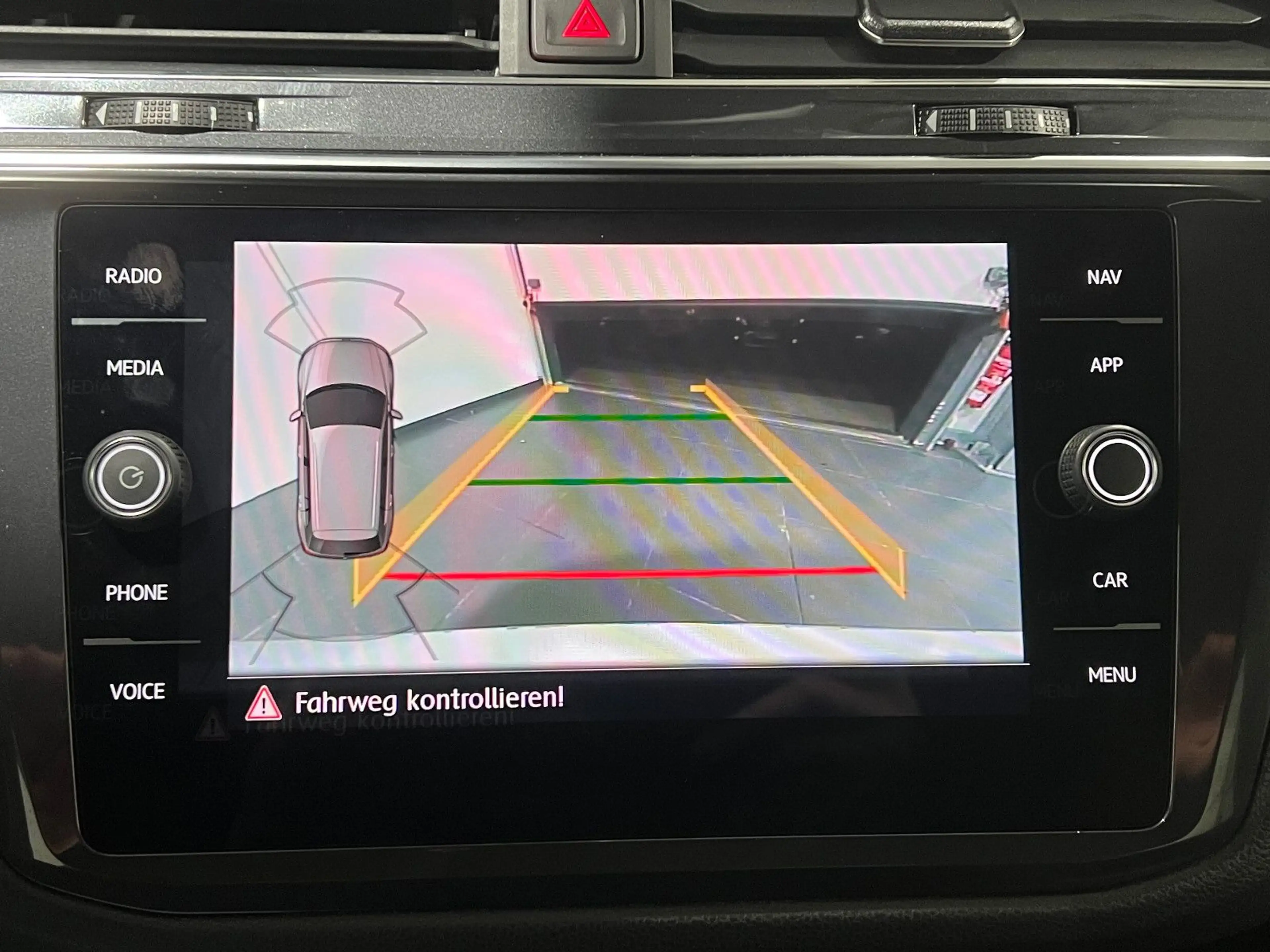 Volkswagen Tiguan Allspace 2.0 TDi Automatik *Navi*Kamera* — photo 13