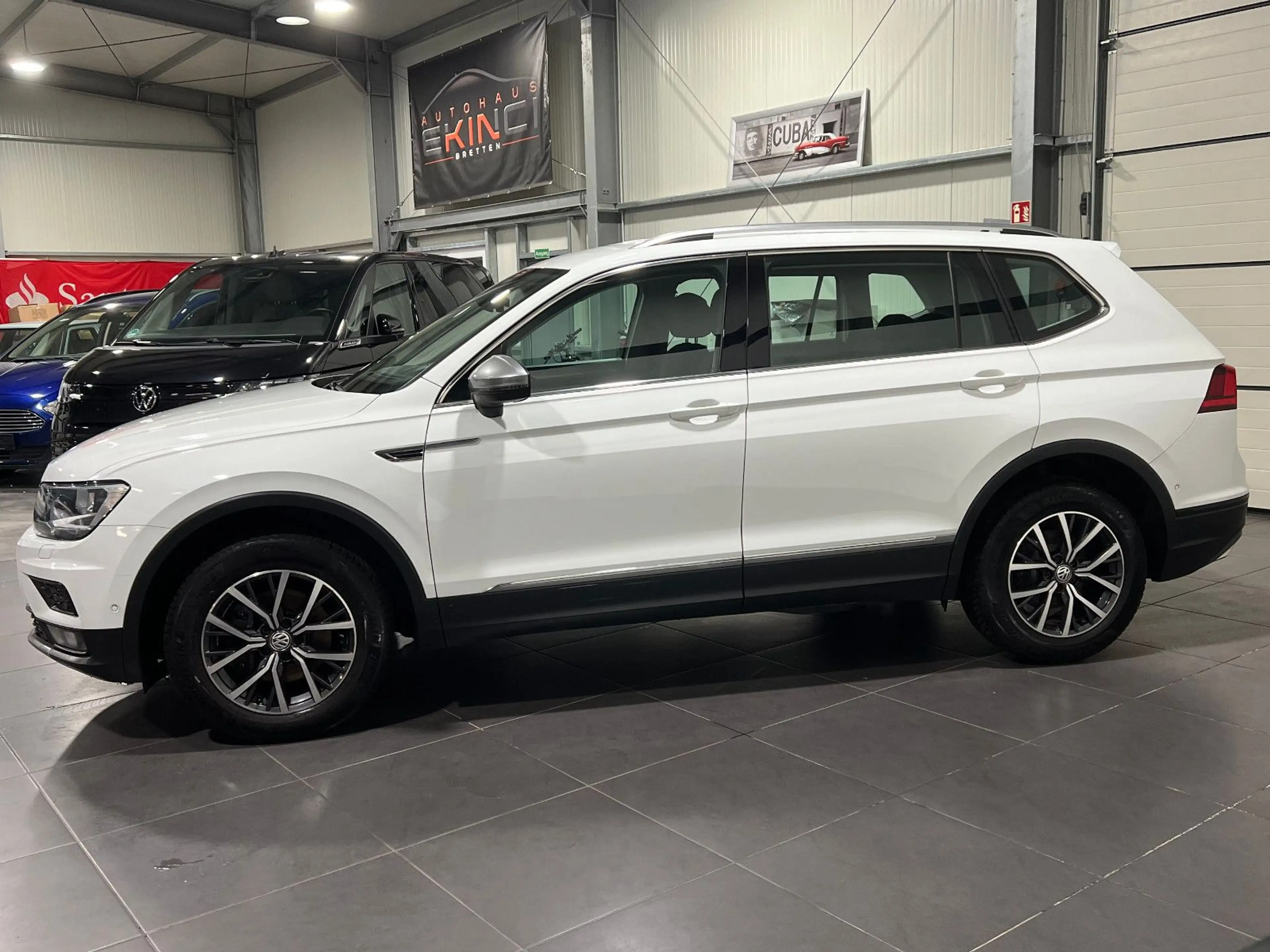 Volkswagen Tiguan Allspace 2.0 TDi Automatik *Navi*Kamera* — photo 2