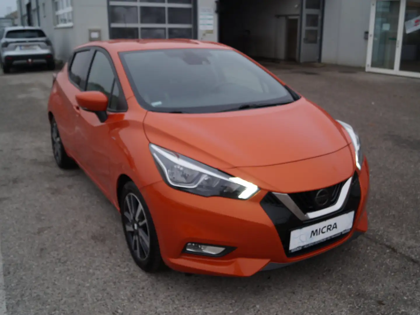 Nissan Micra N-Connecta Orange - 2