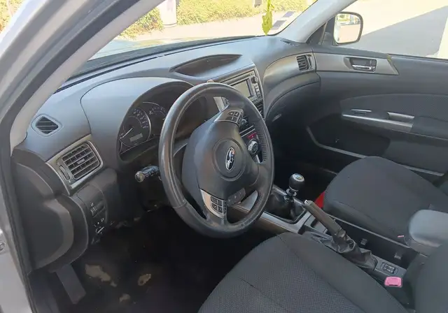 Subaru Forester view 4