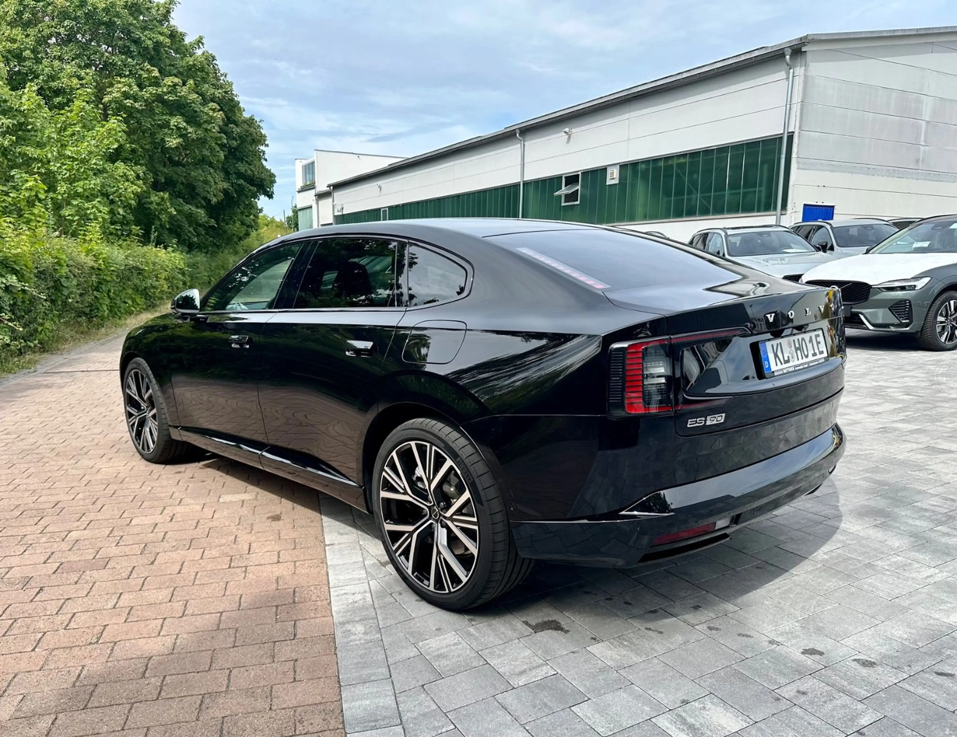 Volvo ES90 245 kW Single Motor Extended Range RWD Ultr — photo 13