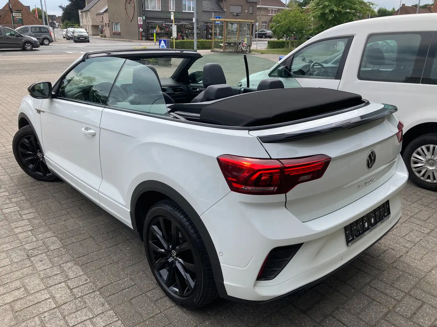 Volkswagen T-Roc -AUTOMAAT - R-LINE -LED -GPS -App -Afn.Trekhaak Blanc - 1