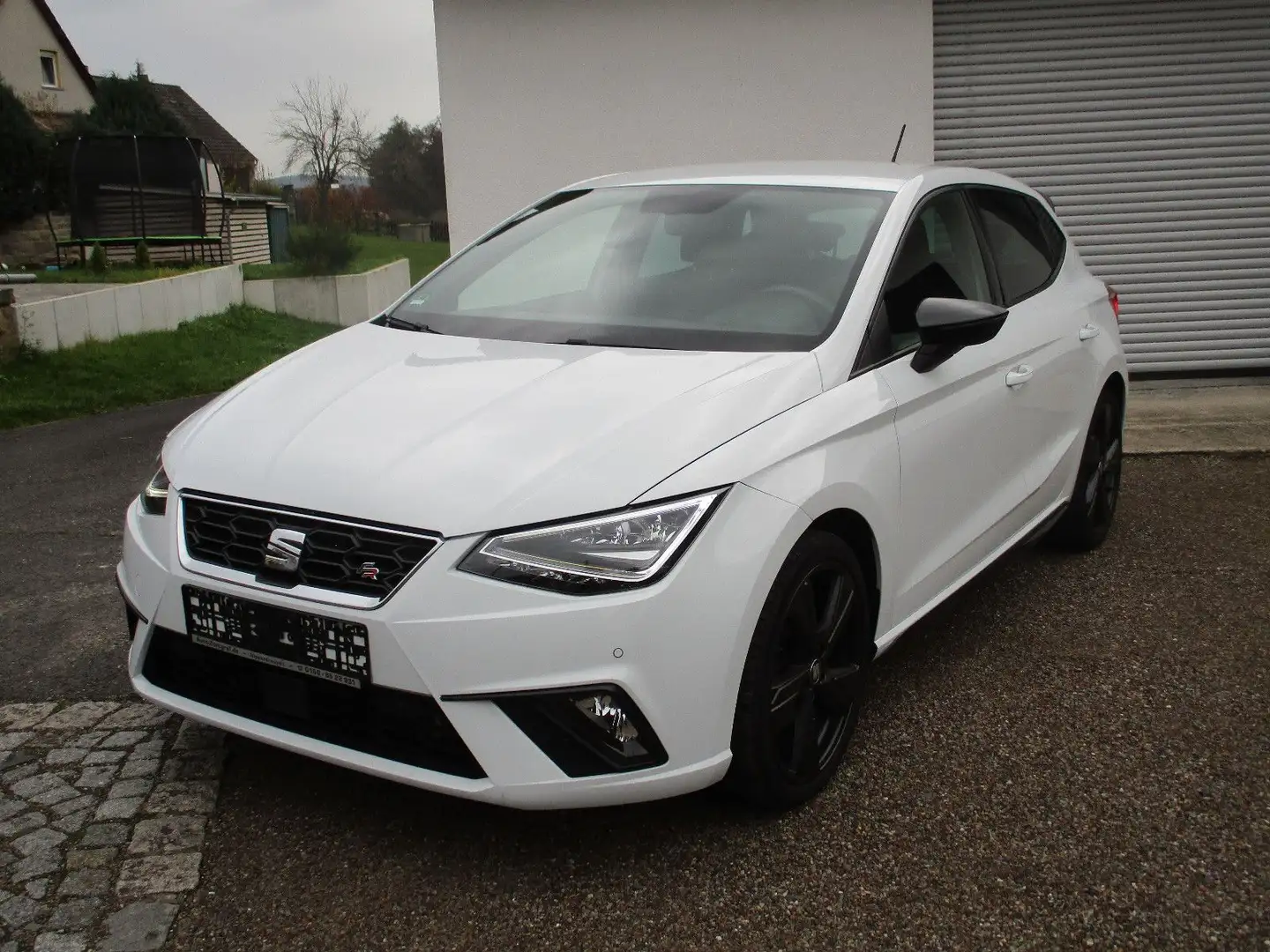 SEAT Ibiza FR Black Edition+Navi+Voll LED+Apple CarPl Weiß - 2
