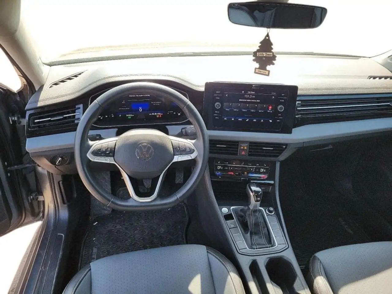 Volkswagen Jetta снимка Volkswagen Jetta
