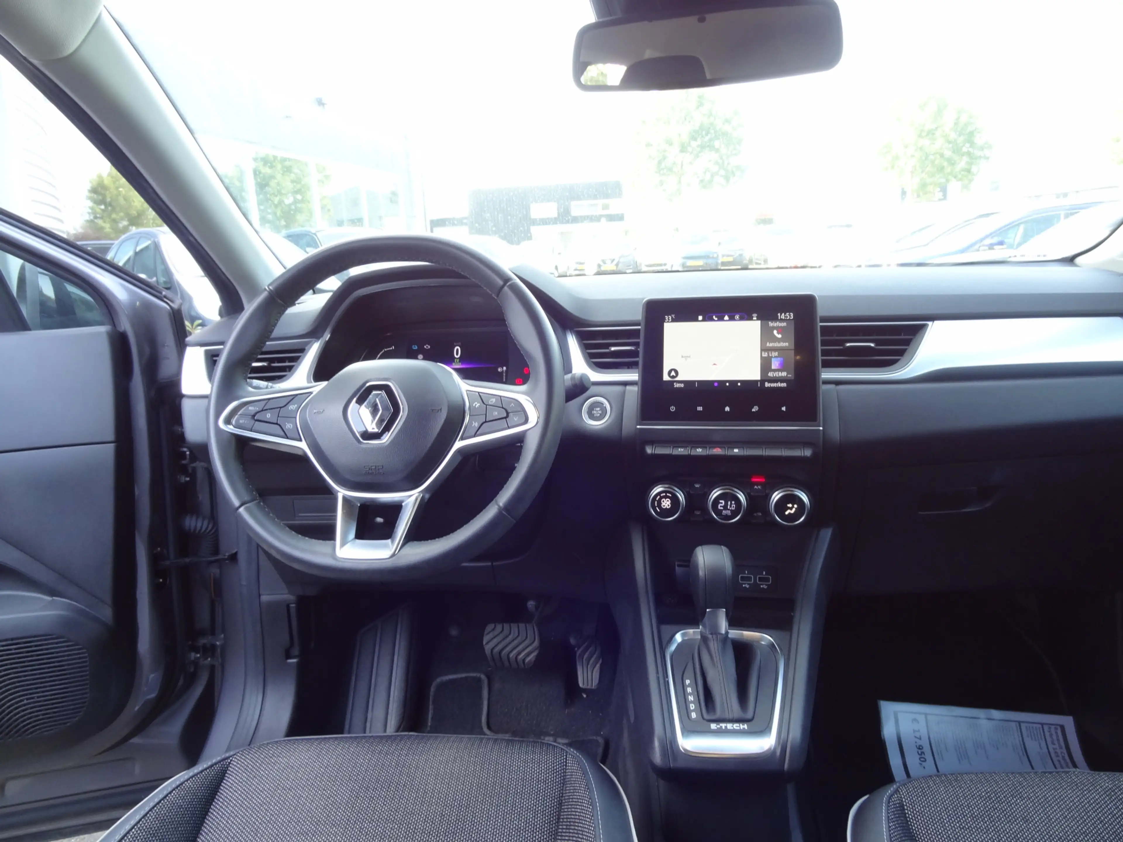 Renault Captur 1.6 E-Tech Hybrid 145 Intens — photo 8