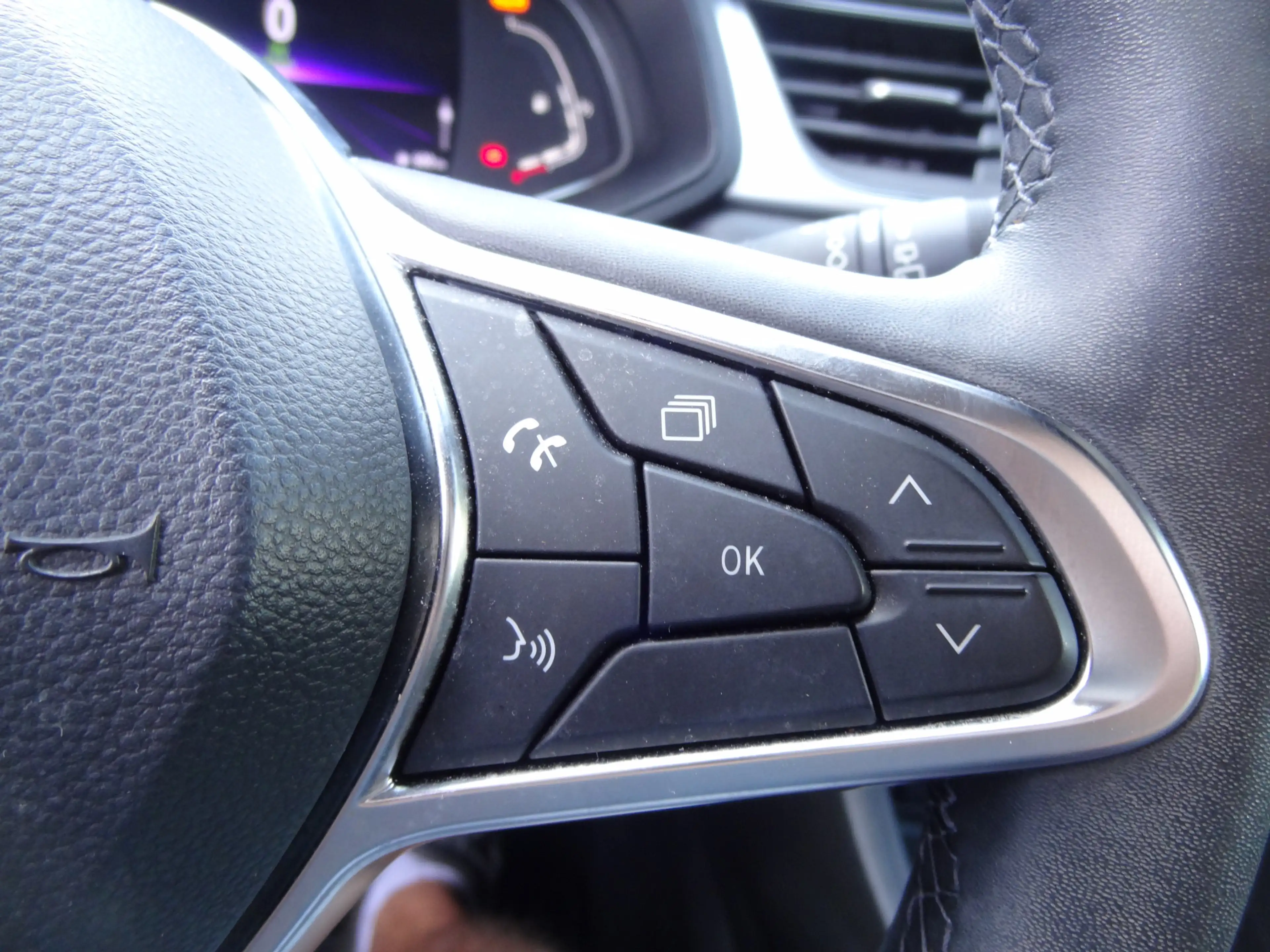 Renault Captur 1.6 E-Tech Hybrid 145 Intens — photo 11