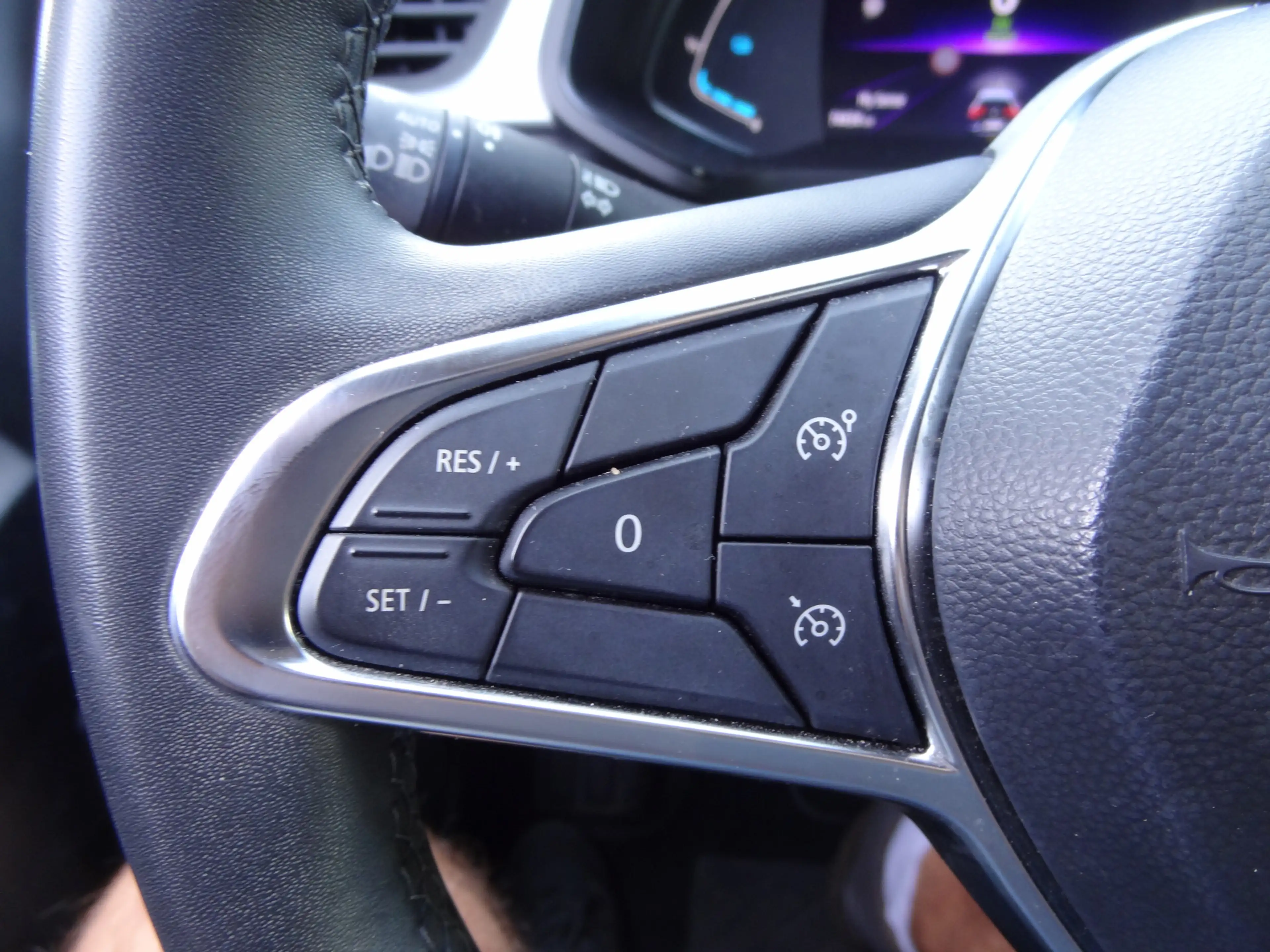 Renault Captur 1.6 E-Tech Hybrid 145 Intens — photo 12