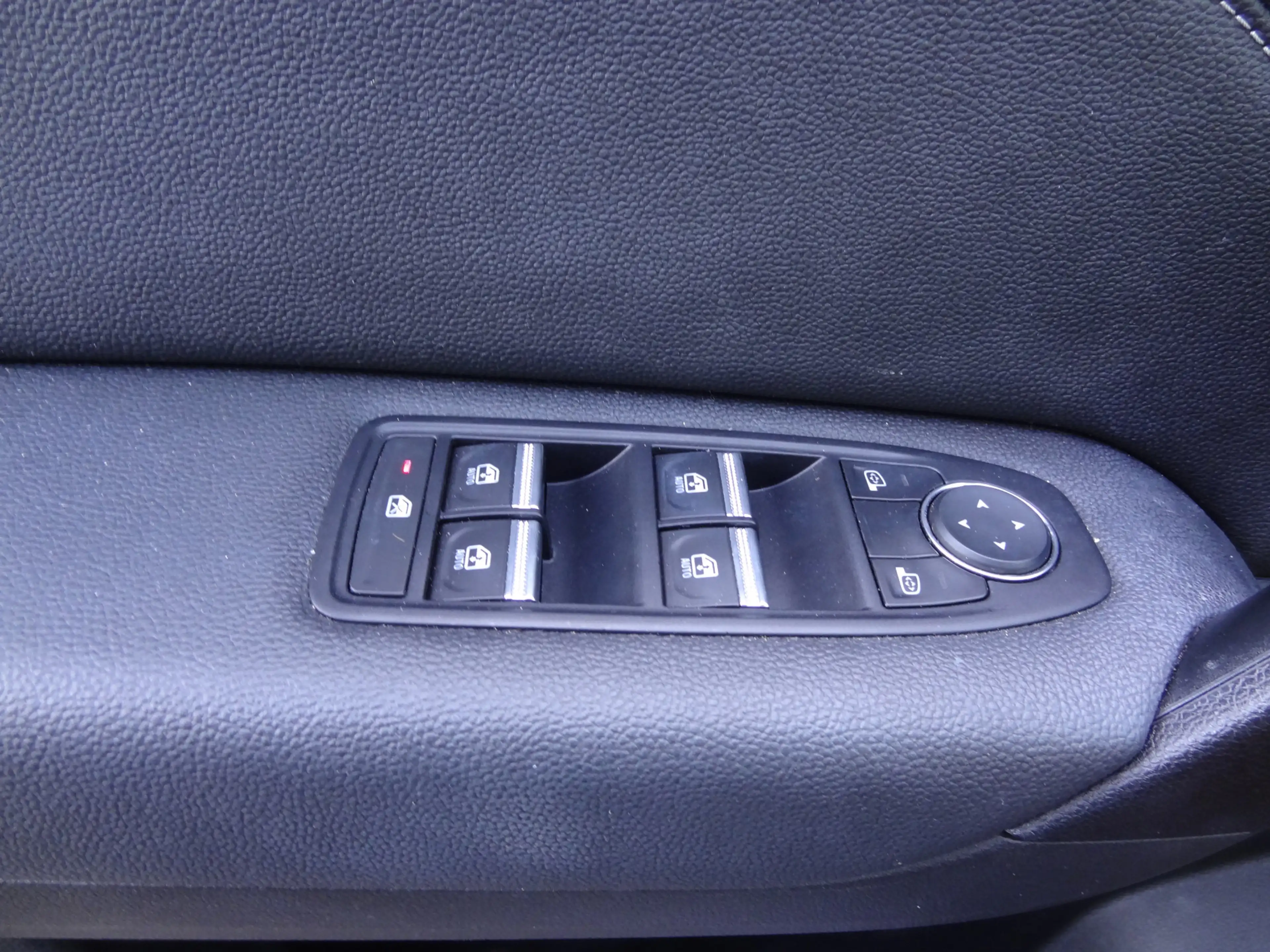 Renault Captur 1.6 E-Tech Hybrid 145 Intens — photo 18