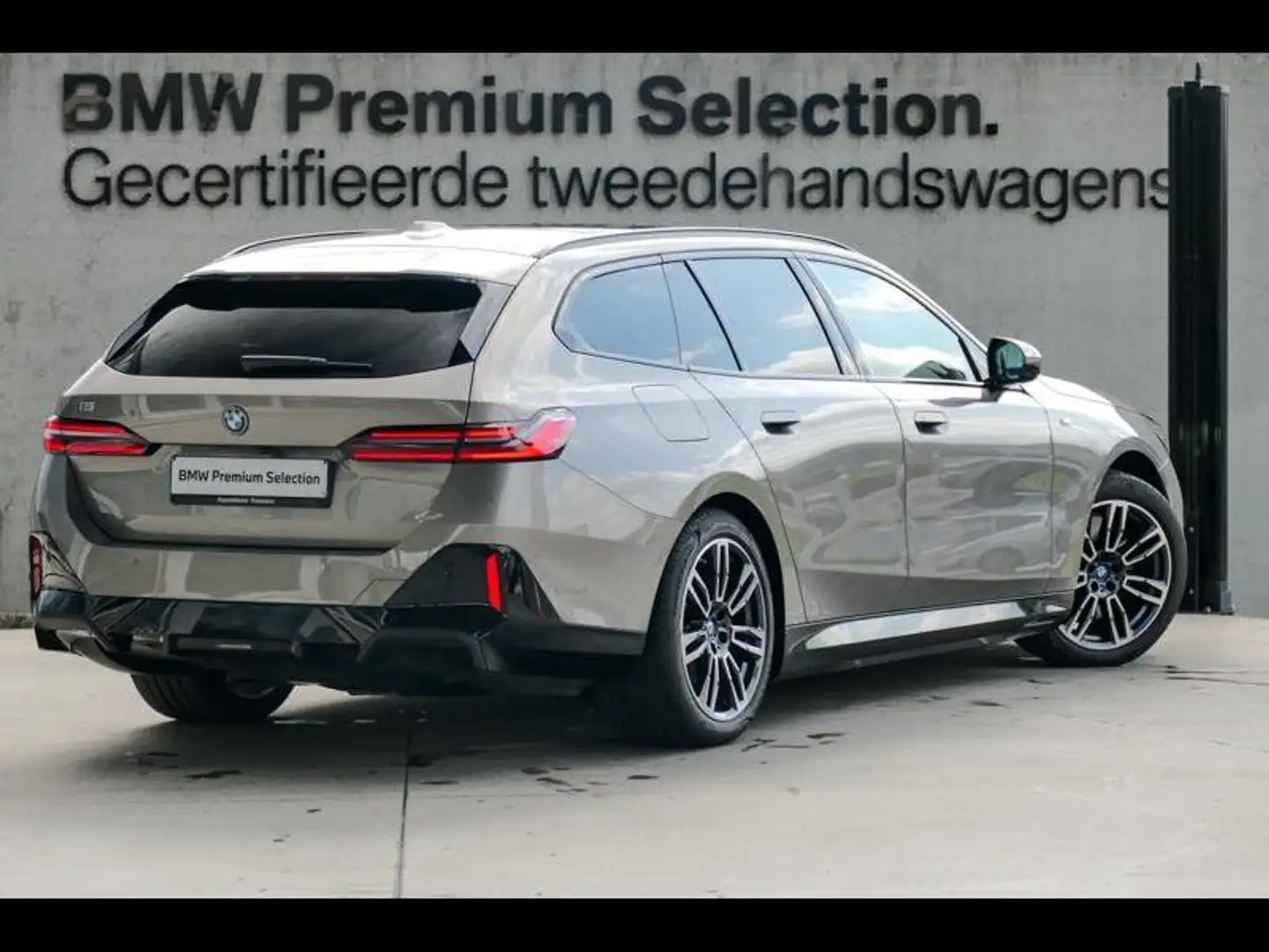 BMW i5 eDrive40 M Sport PRO Touring Gris - 2