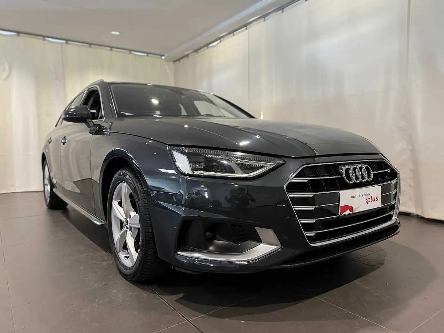 Audi A4 5ª serie Avant 30 TDI/136 CV S tronic Business Adv Grigio - 1