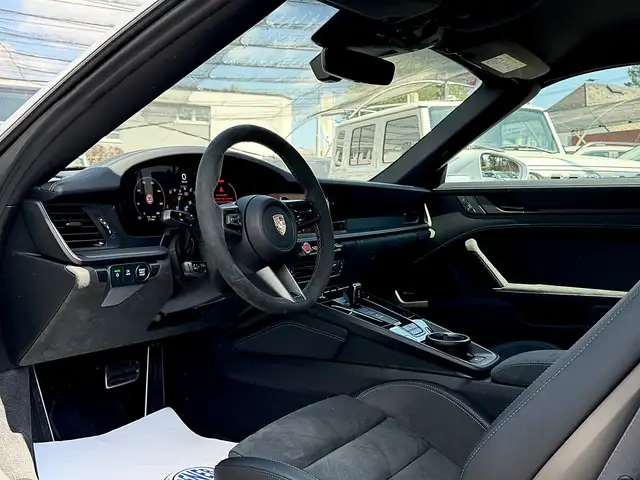 Porsche 911 Carrera 4 Cabrio GTS PDK ACC Matrix-LED BOSE Ansicht 9