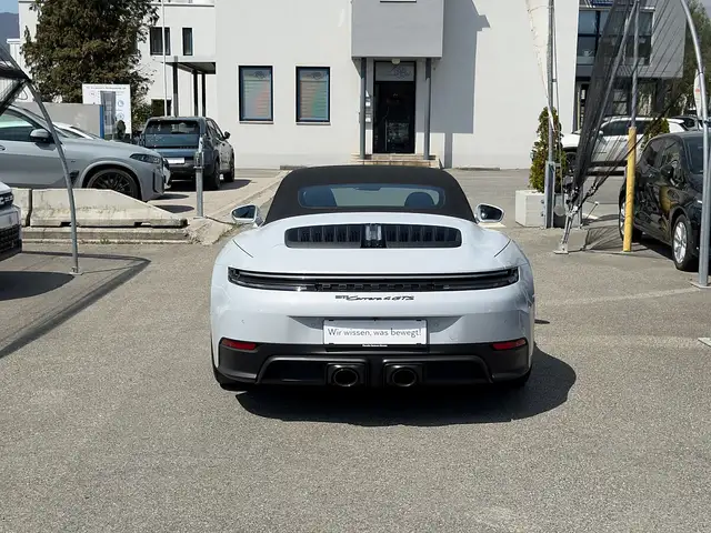 Porsche 911 Carrera 4 Cabrio GTS PDK ACC Matrix-LED BOSE Ansicht 5