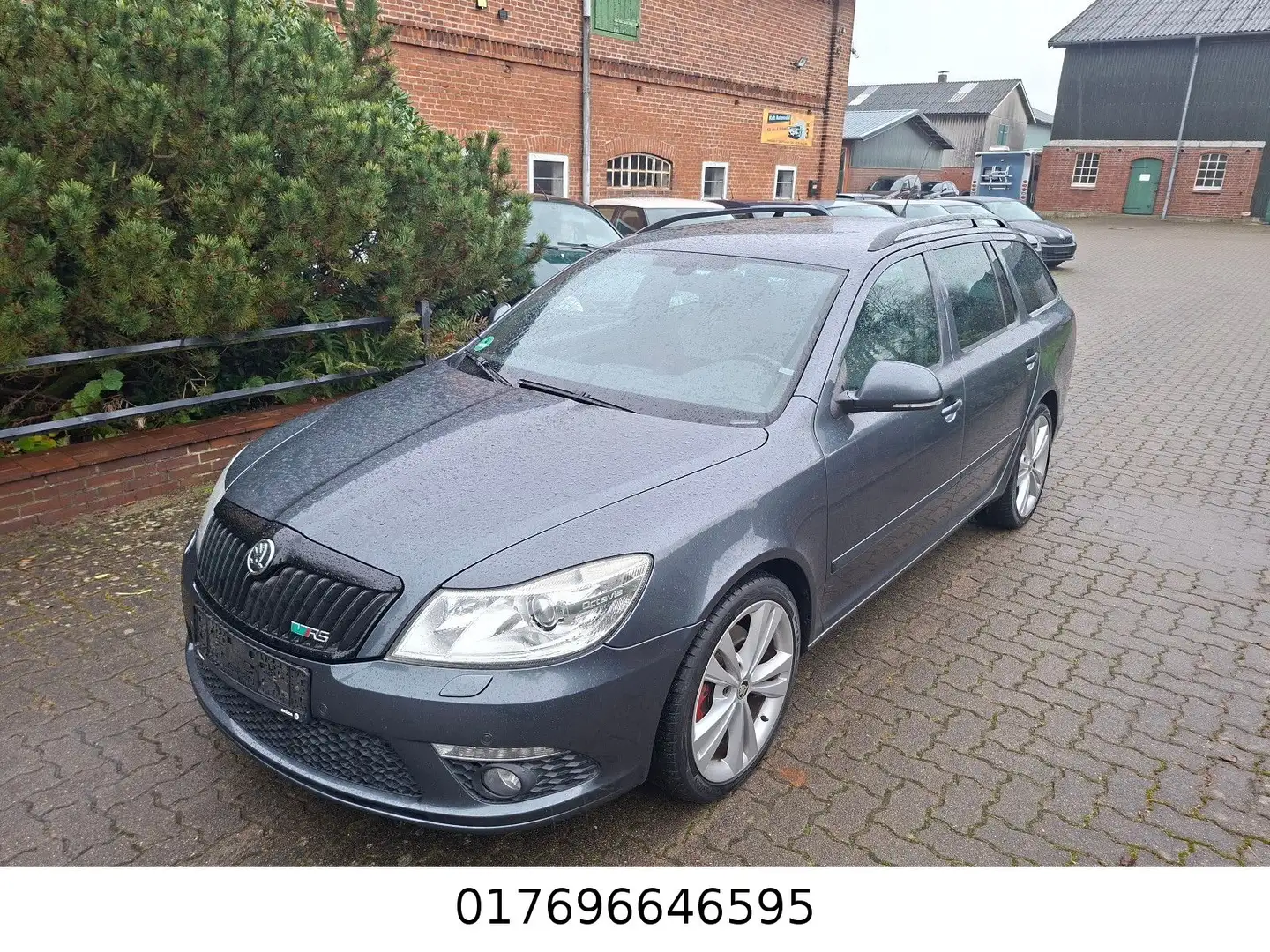 Skoda Octavia Combi 2.0 TFSI DSG RS Grau - 1