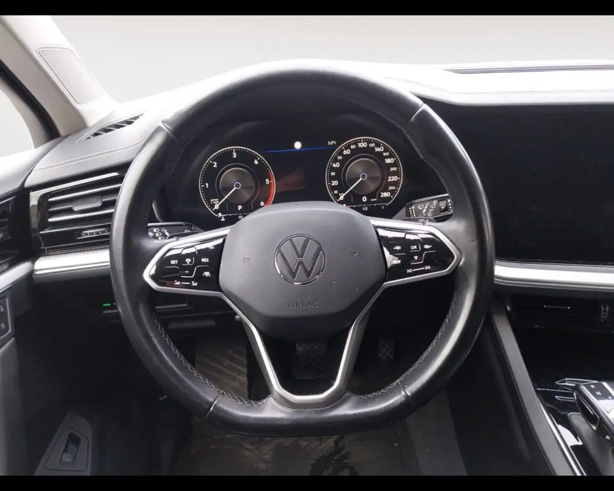 Volkswagen Touareg 3ª serie 3.0 V6 TDI SCR Elegance 12