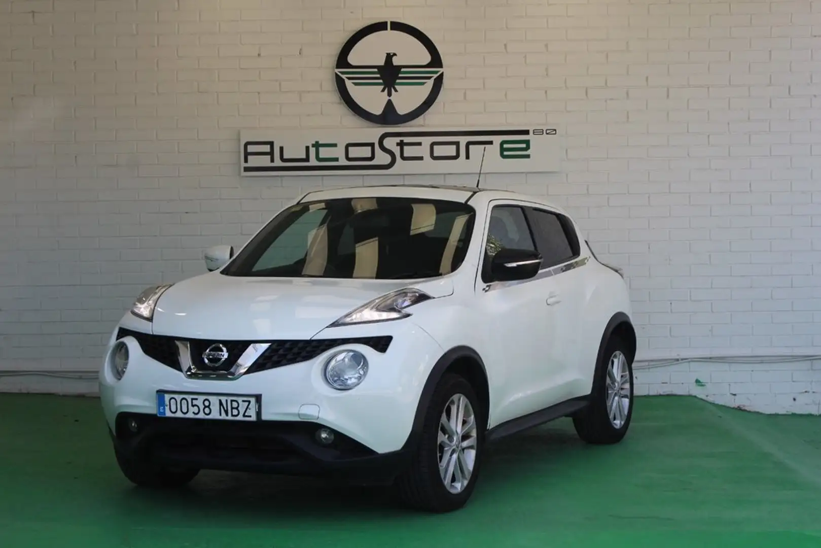 Nissan Juke 1.2 DIG-T ACENTA 4X2 Wit - 1