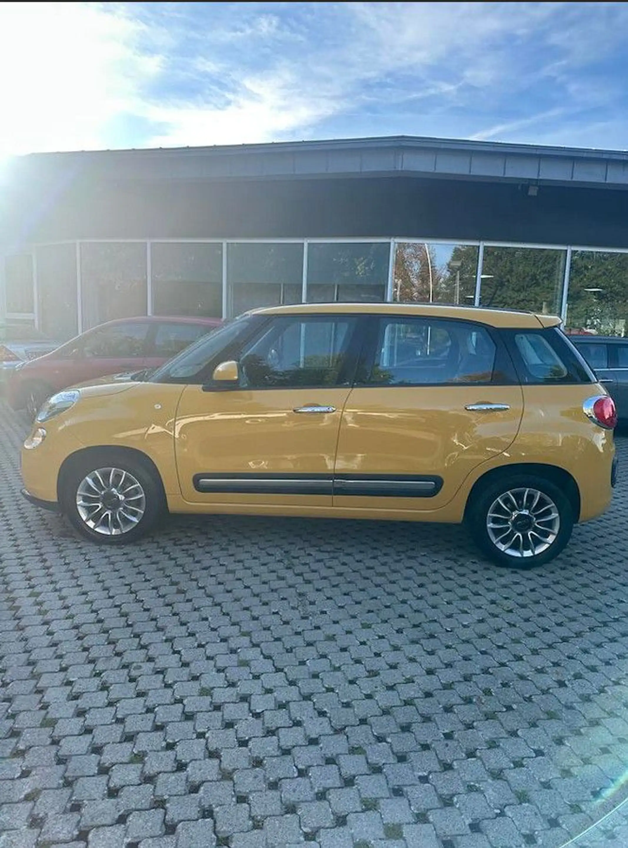 Fiat 500L Lounge — photo 3