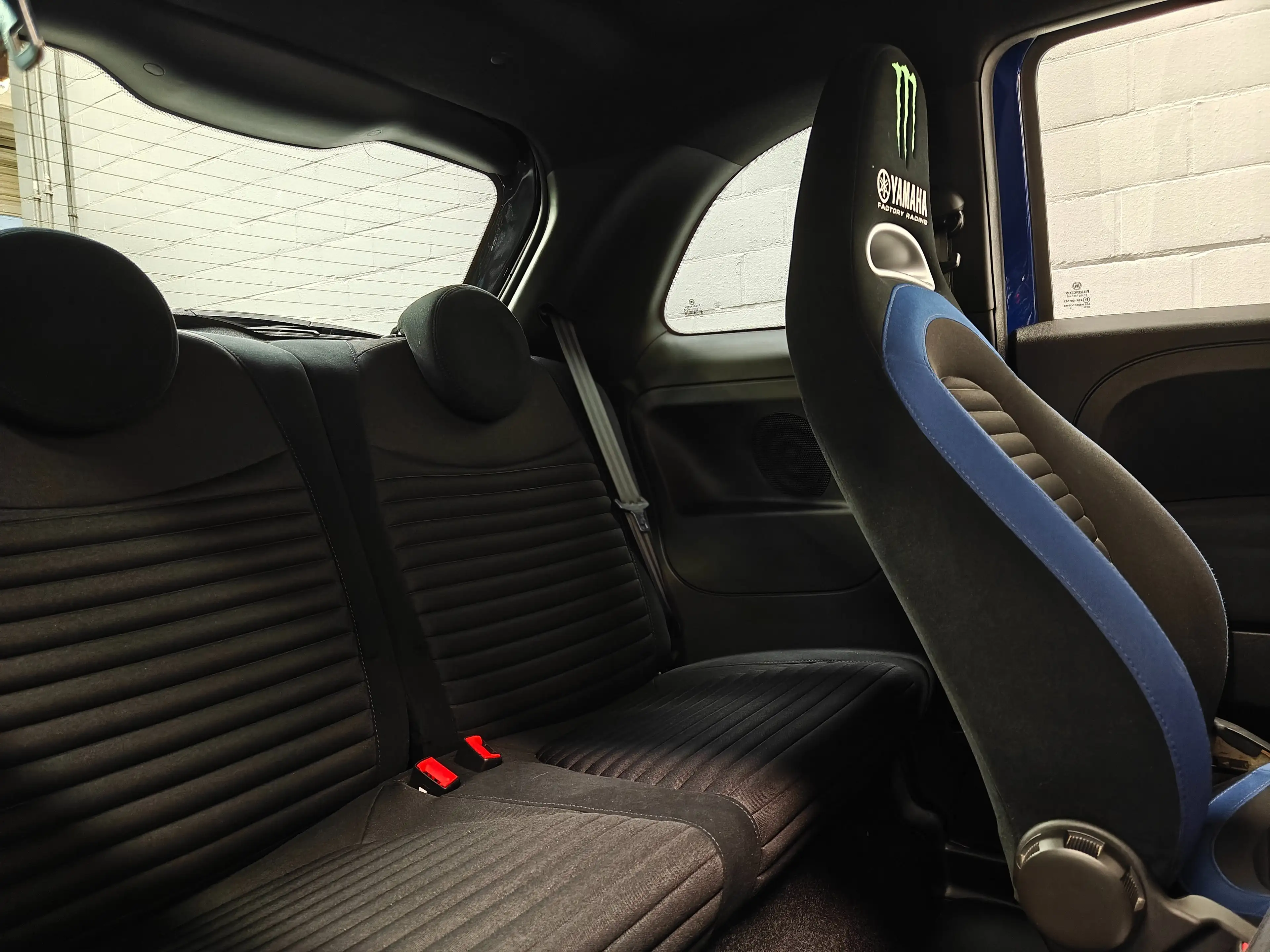 Abarth 595 1.4 T-Jet MonsterEnergyYamaha-1/2000-Apple Carplay — photo 13