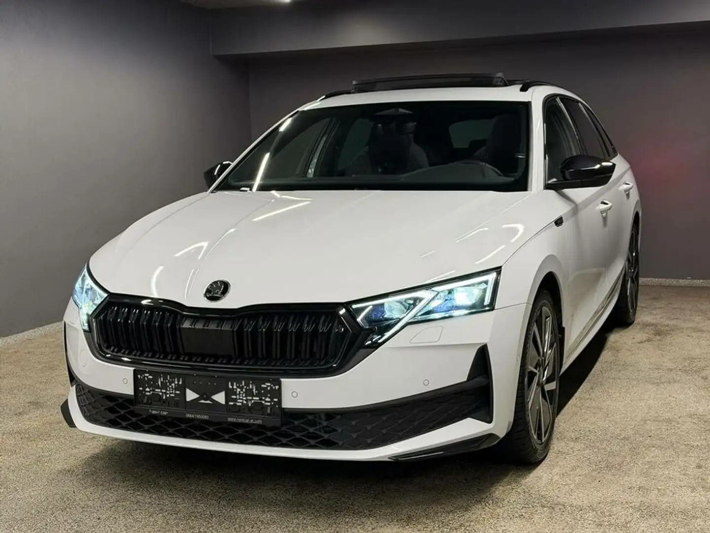 Skoda Octavia 1.5 TSI mHEV Sportline*ACC*AHK*PANO*MATRIX Weiß - 1