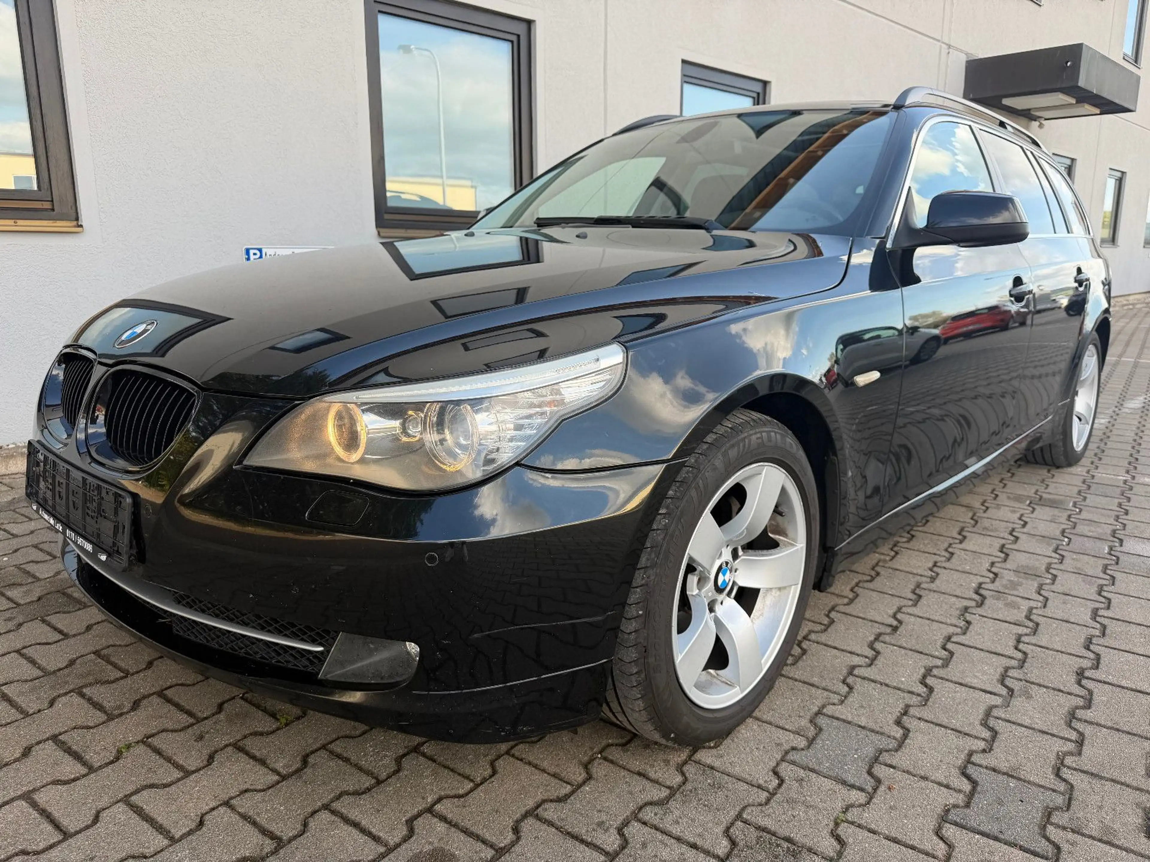 BMW 525 d Touring Edition Exclusive — photo 2