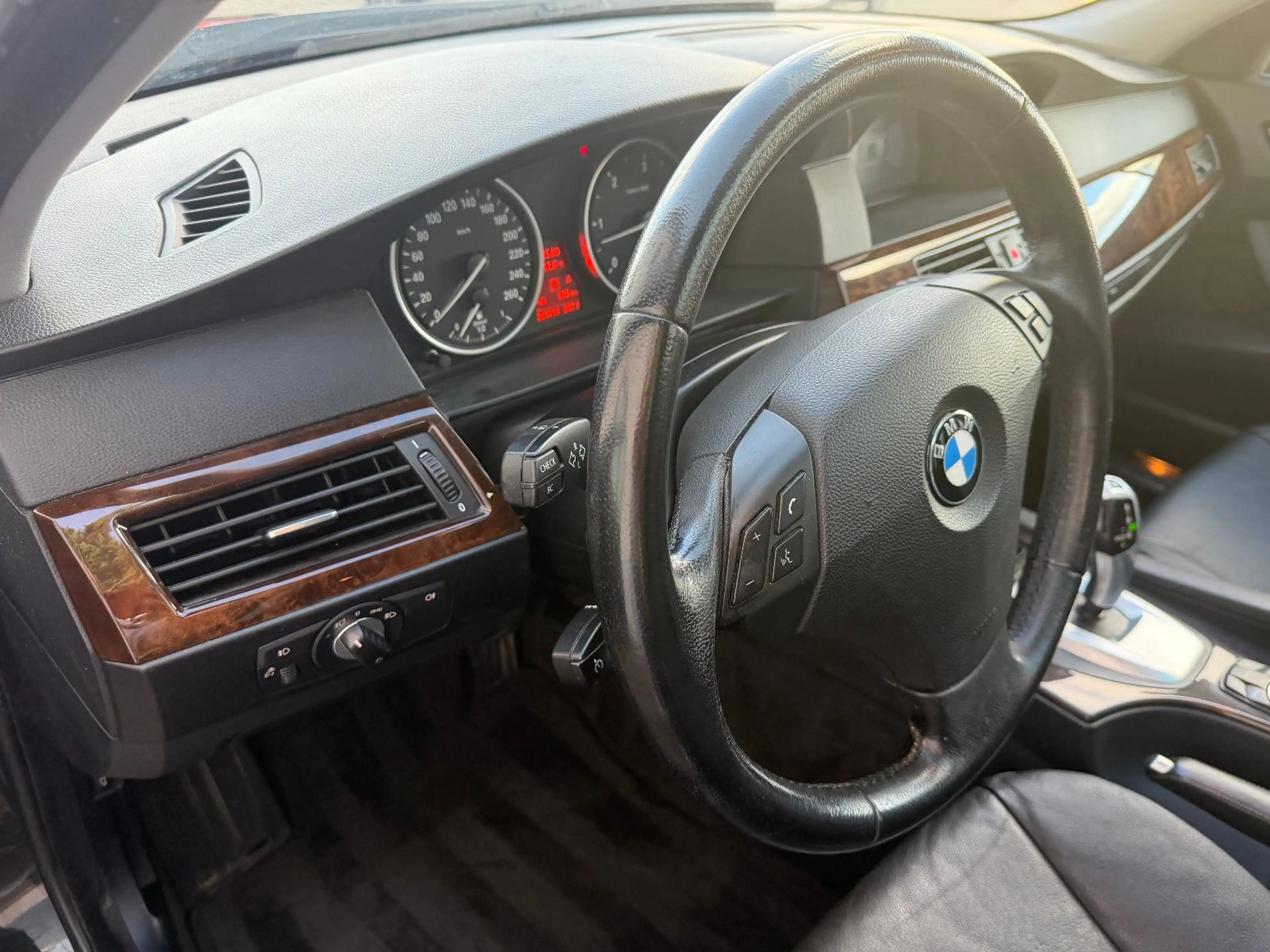 BMW 525 d Touring Edition Exclusive — photo 14